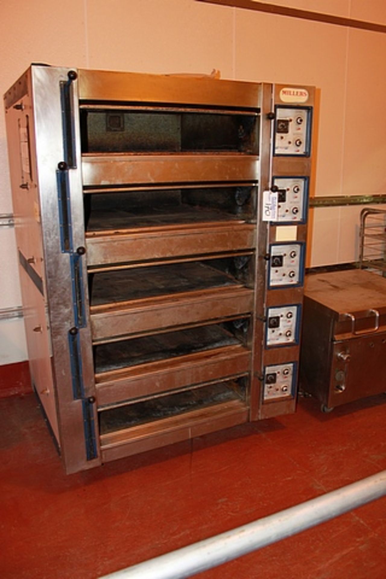 Millers Vanguard five deck electric oven each deck 950mm wide x 200mm tall each deck independently