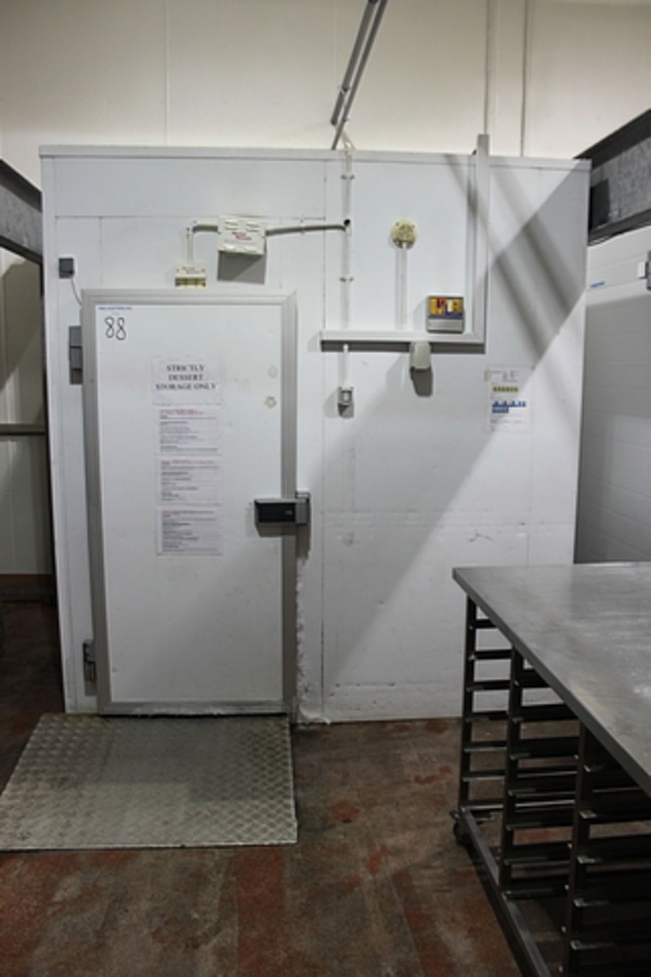 Cold Solutions modular walk in freezer temperature range -18 to -22C single door with floor