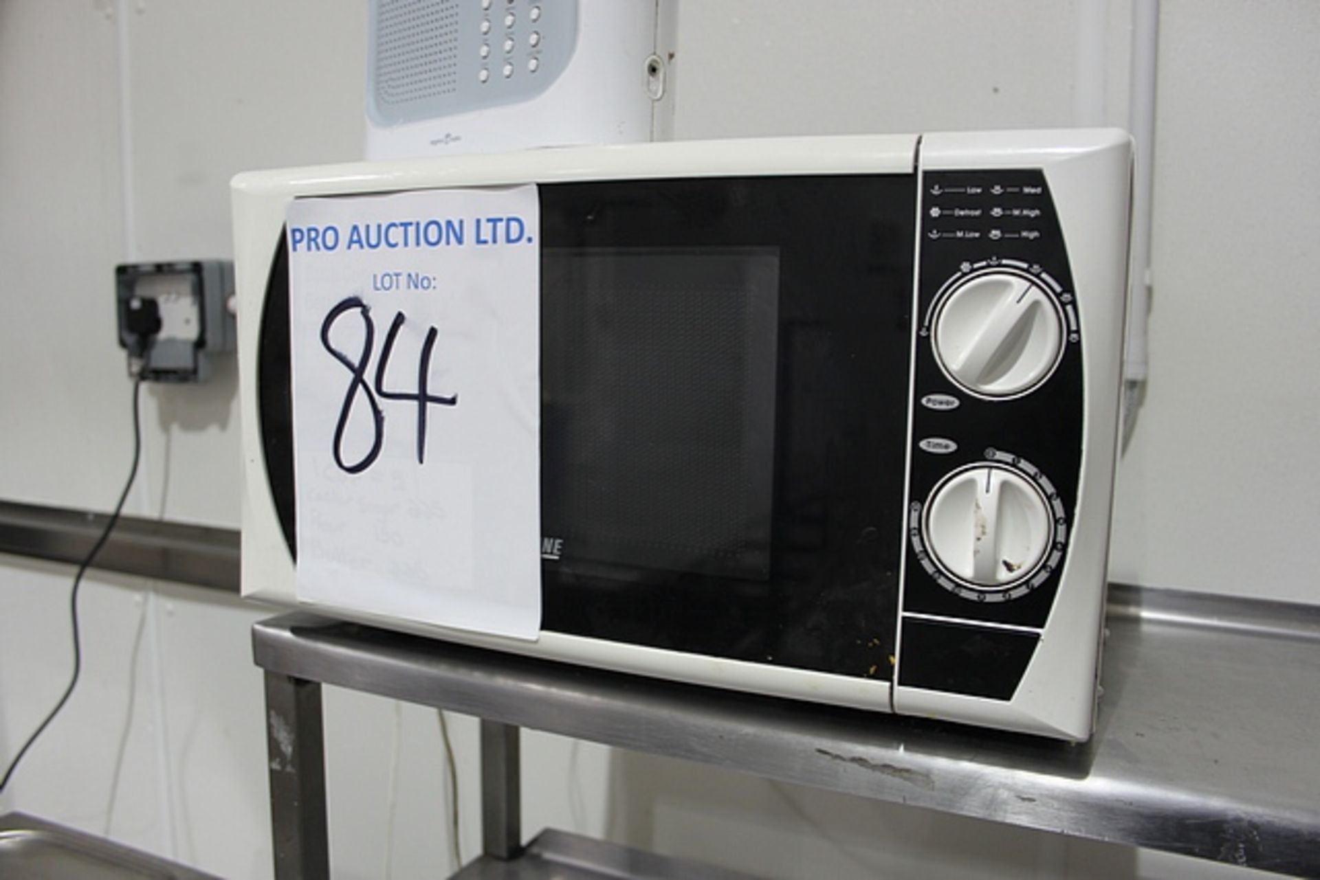 Fairline 17 litre 700W microwave oven