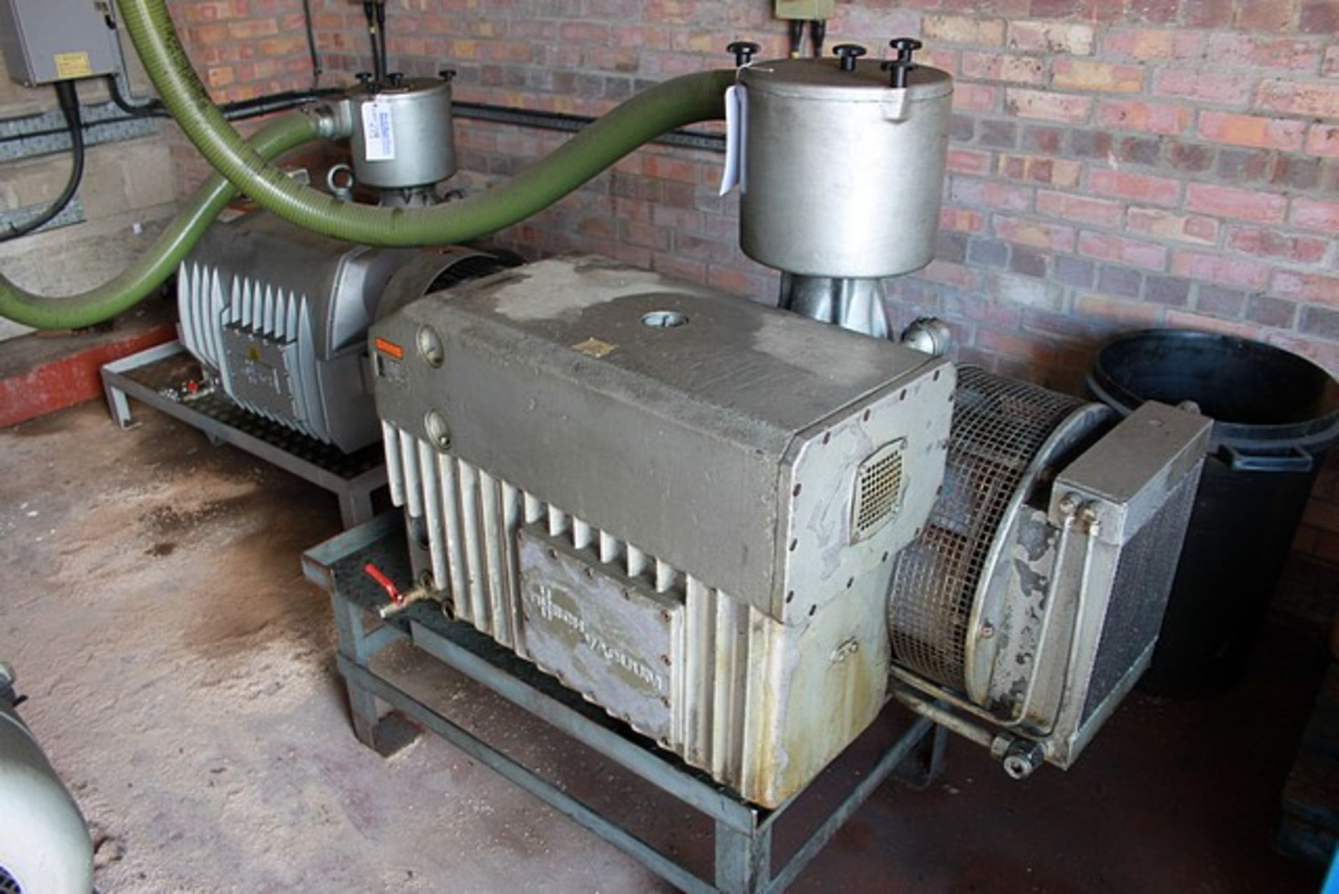 Busch RA0400B46 rotary vane vacuum pump 410 m3/h pumping speed 11.0kW motor 12.0 oil capacity 1309mm