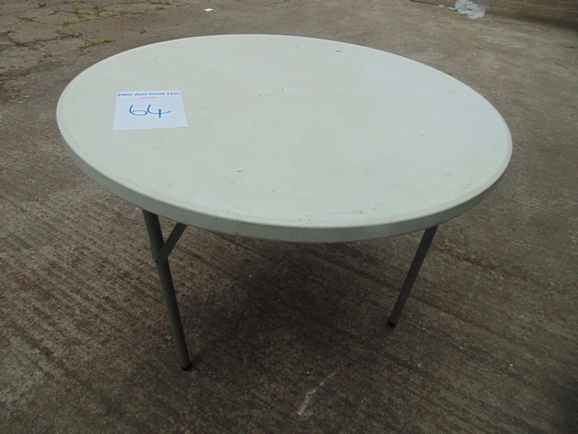 Folding round trestle table 1170mm x 740mm