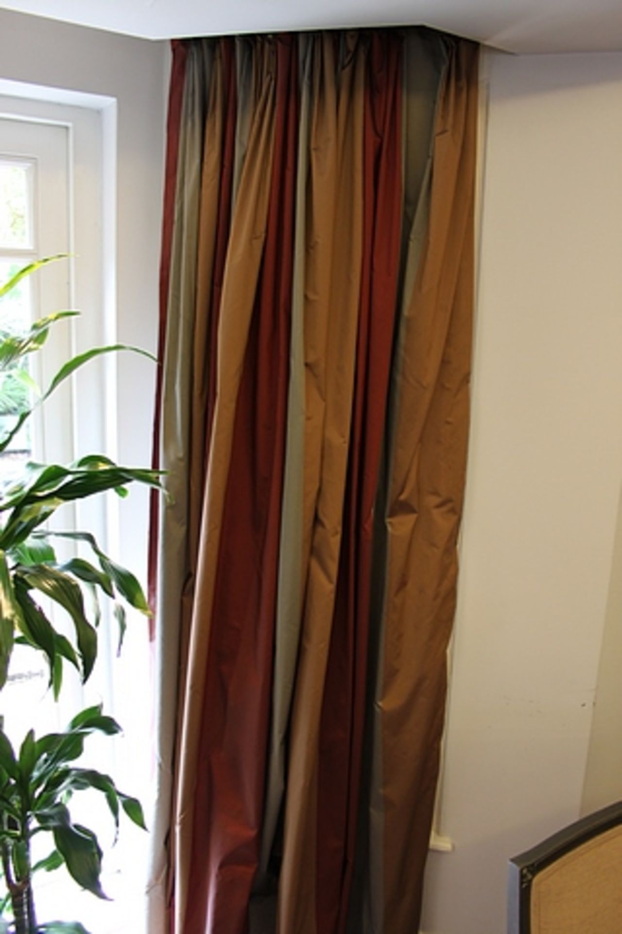 A pair of faux silk Taffeta curtains lined grey gold silver and red vertical stripe spans 3000mm x - Image 2 of 2