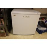 LEC U50052W table top freezer in white 32 litre capacity A+ energy rated 472mm x 450mm x 492mm