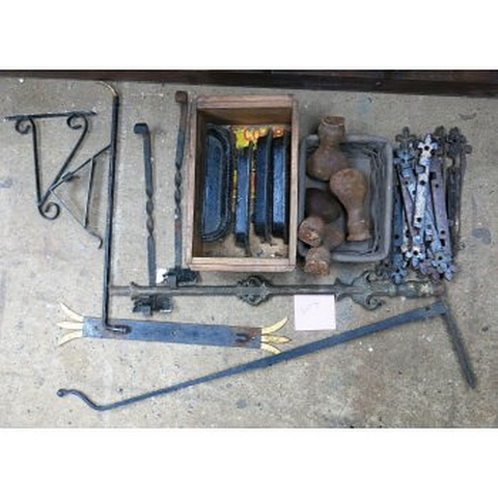 Cast Iron and Metal Miscellania: Lot 4