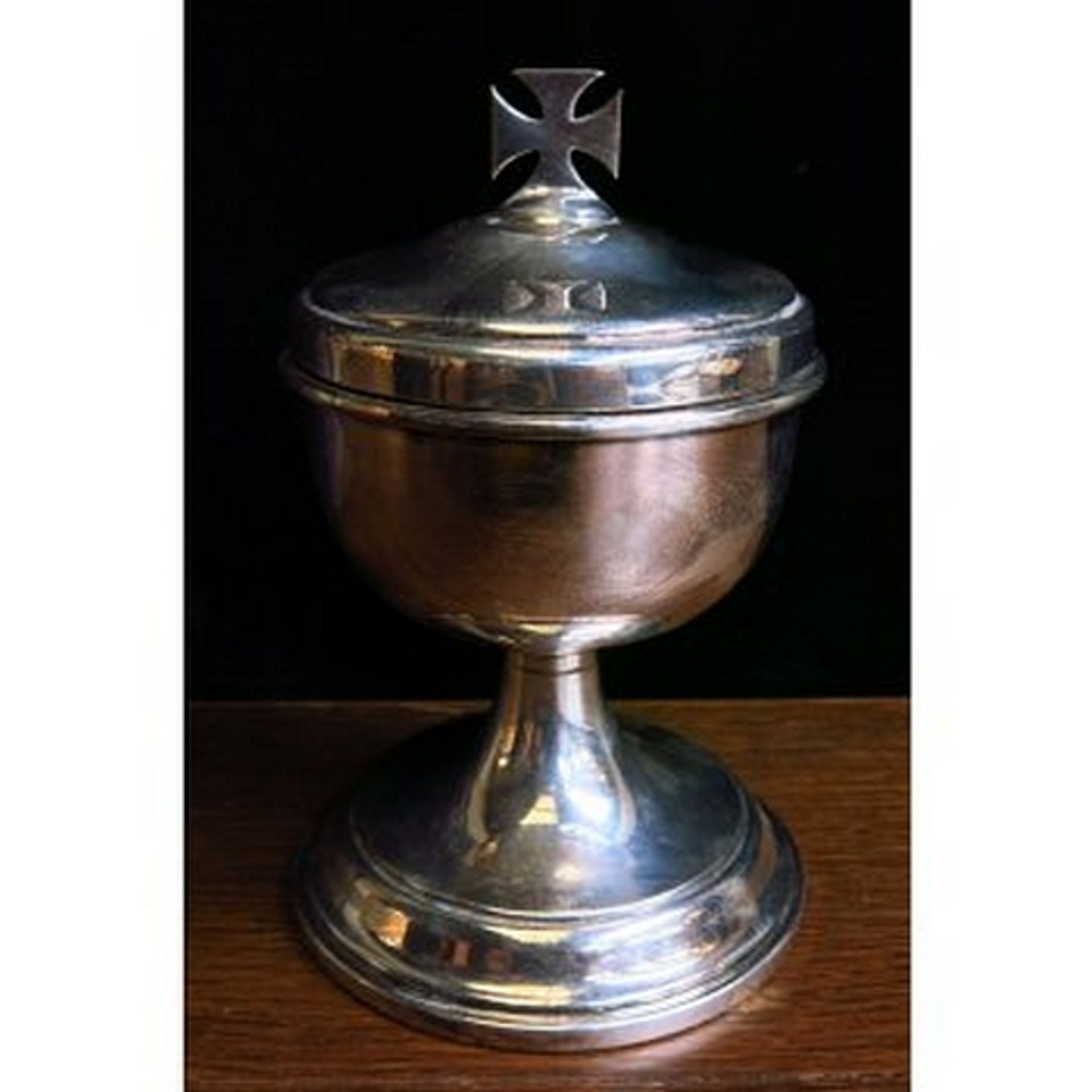 Good Quality Ciborium Silver Plate with Travel Case