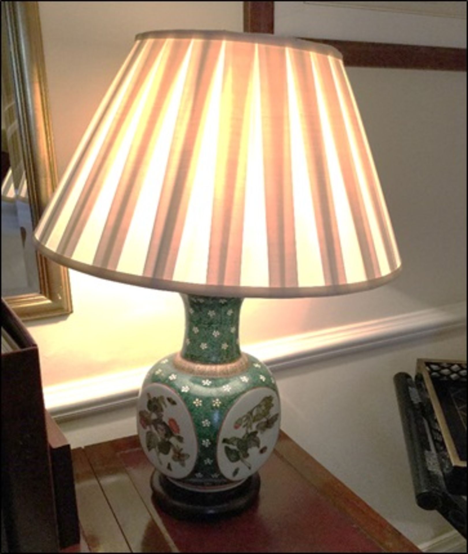 A pair of urn shaped table lamp and a ceramic bulbous form oriental style table lamp Room204Lift out - Image 2 of 2