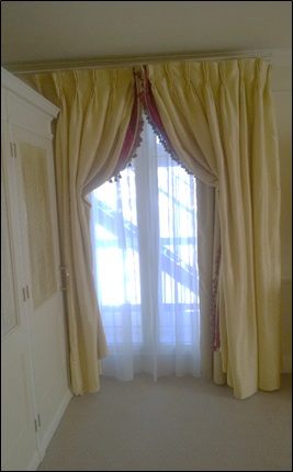 2 x pair of soft gold lined luxury drape curtains Room306Lift out charge 15