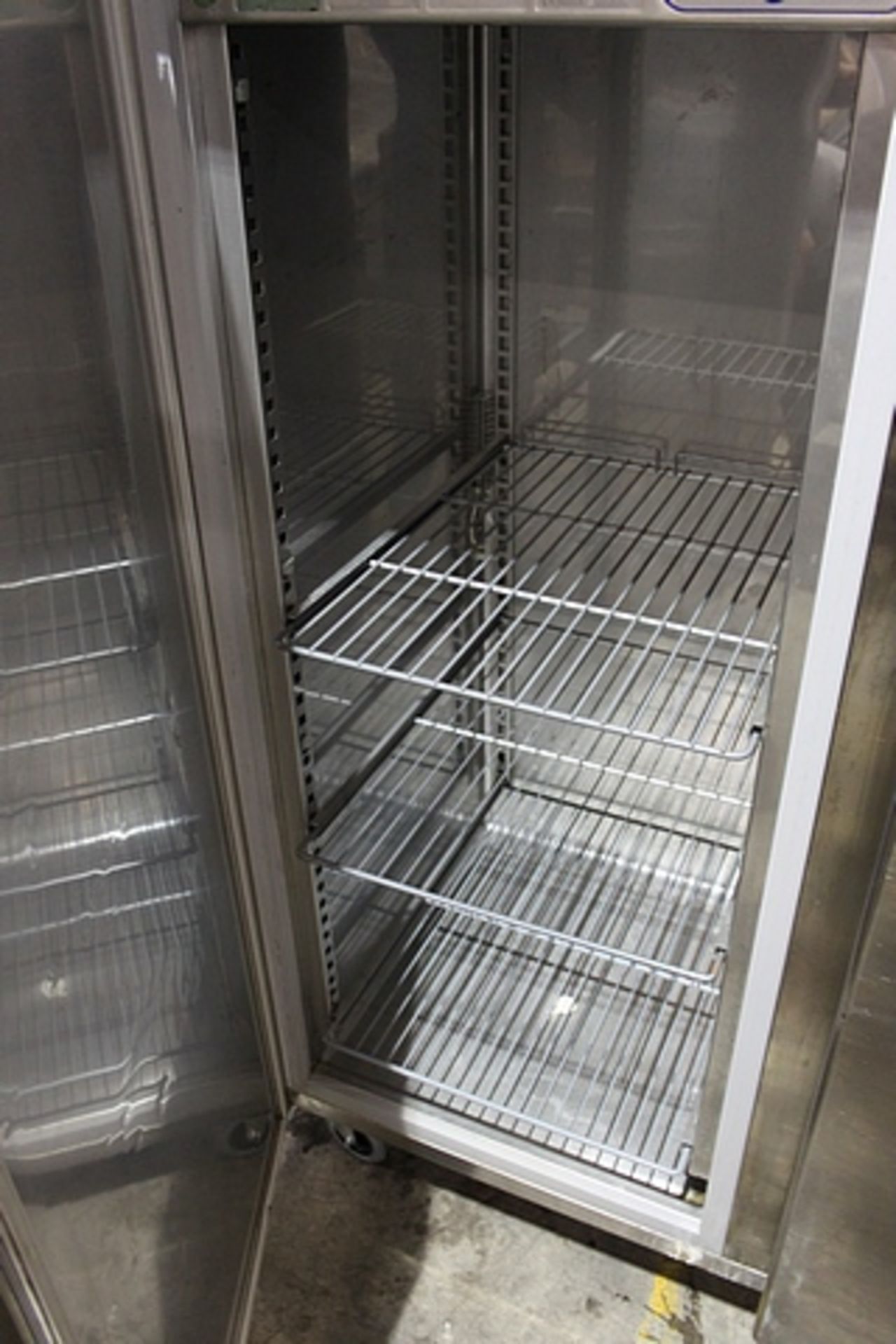 Electrolux Professional EcoStore 2 door 1430ltr stainless steel refrigerator operating temperature - Image 2 of 2