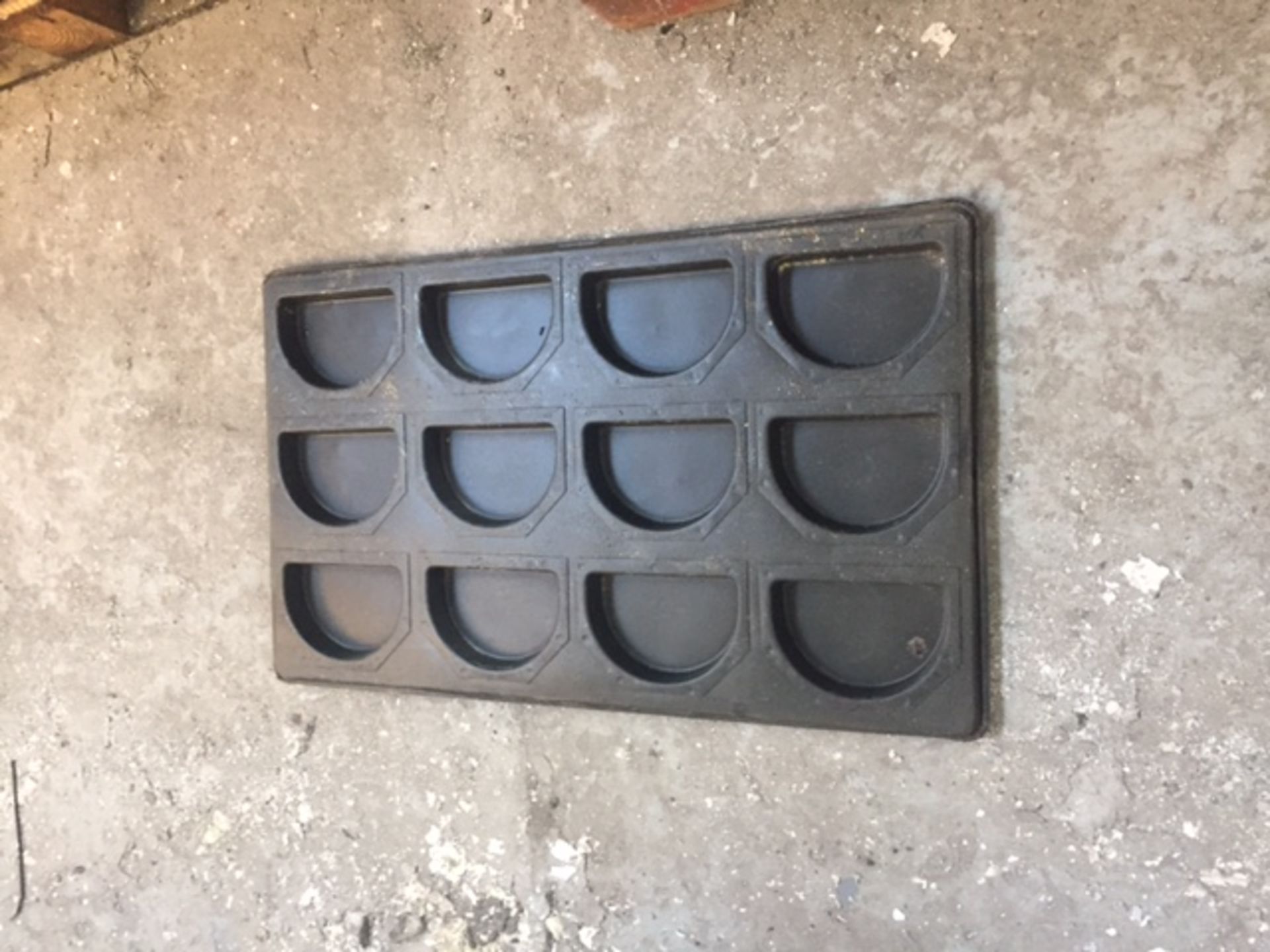 10 x D shaped trays(this item is to be collected from Nottingham)