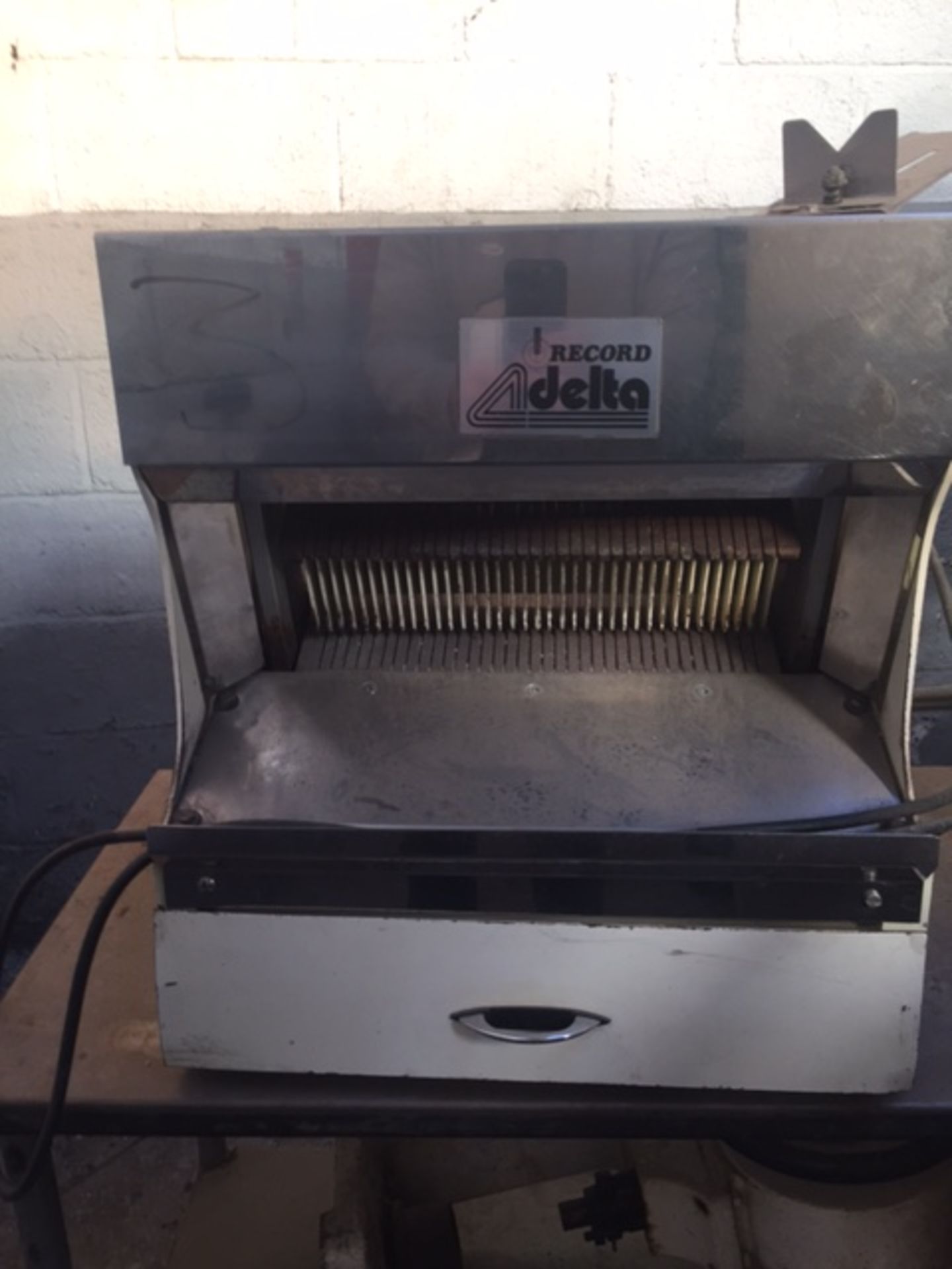 Delta DT breadslicer (this item is to be collected from Nottingham)