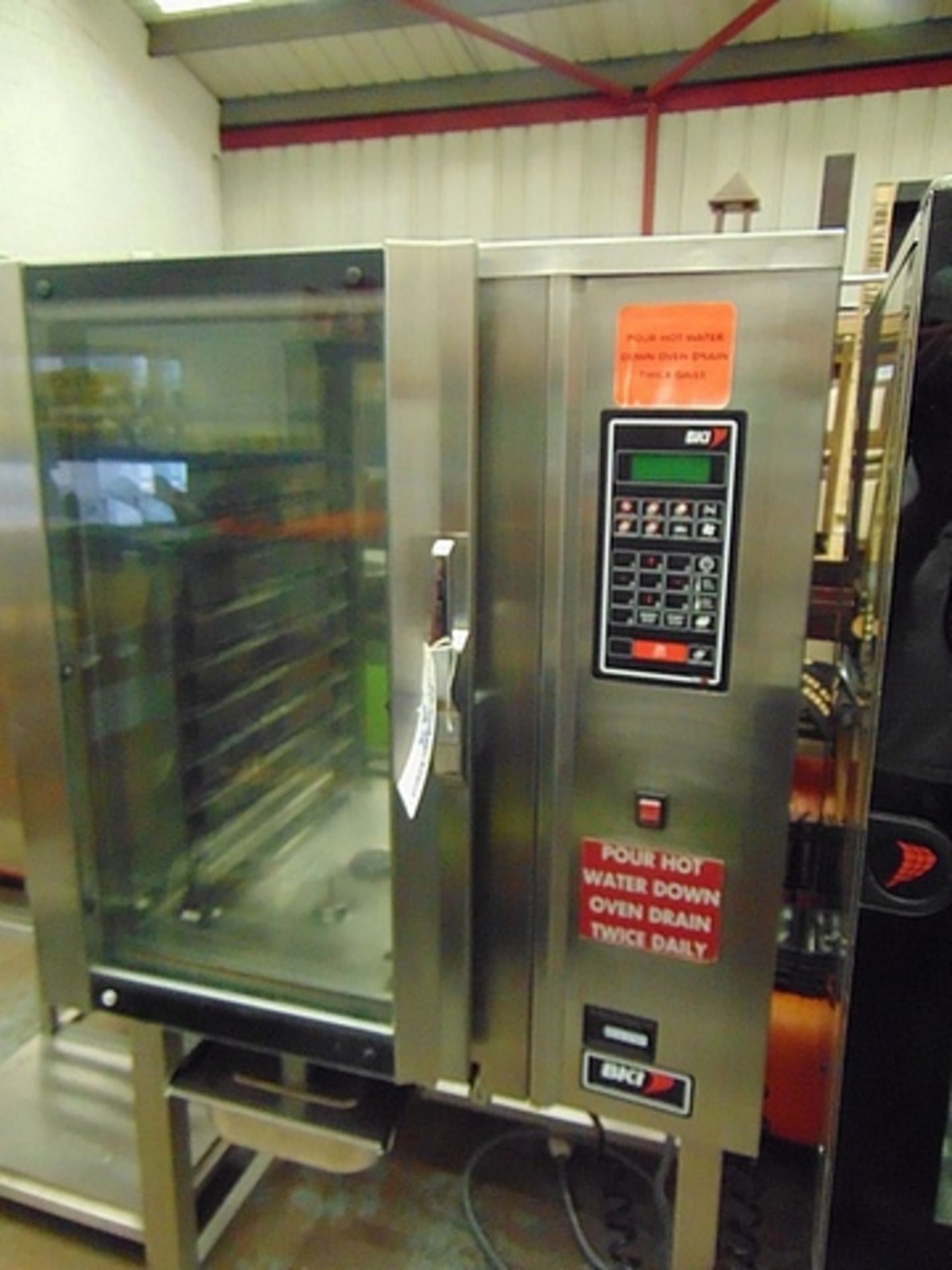 BKI 10 grid combination oven - Image 2 of 2