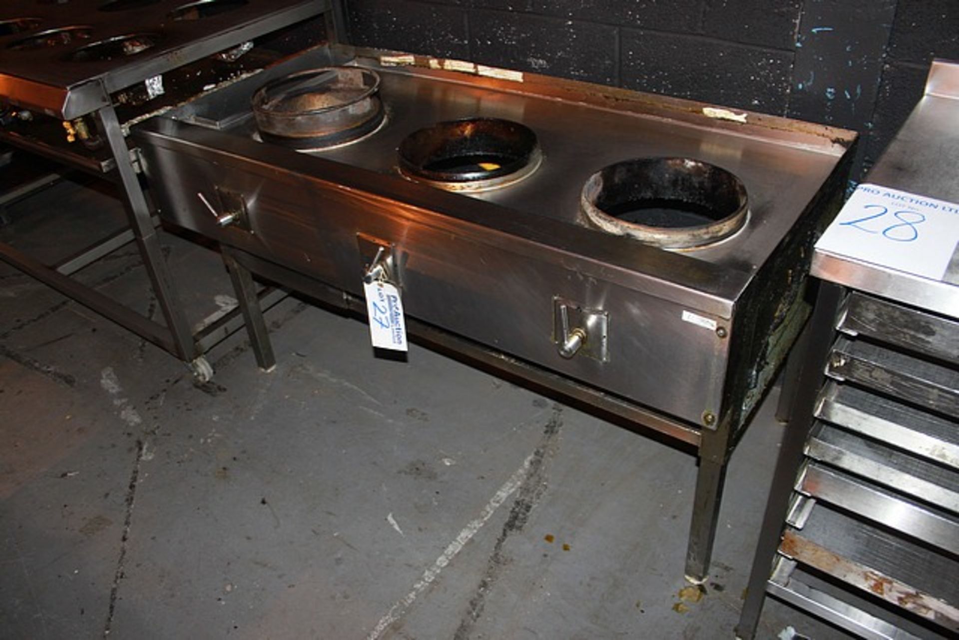 Ellidge and Fairley 3+0 Chinese Cuisine gas cooker Pressed out cooker top with lift off rings for - Image 2 of 2