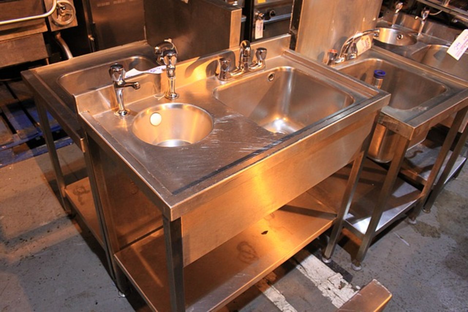 Stainless steel utensil sink with integral hand wash basin 900mm