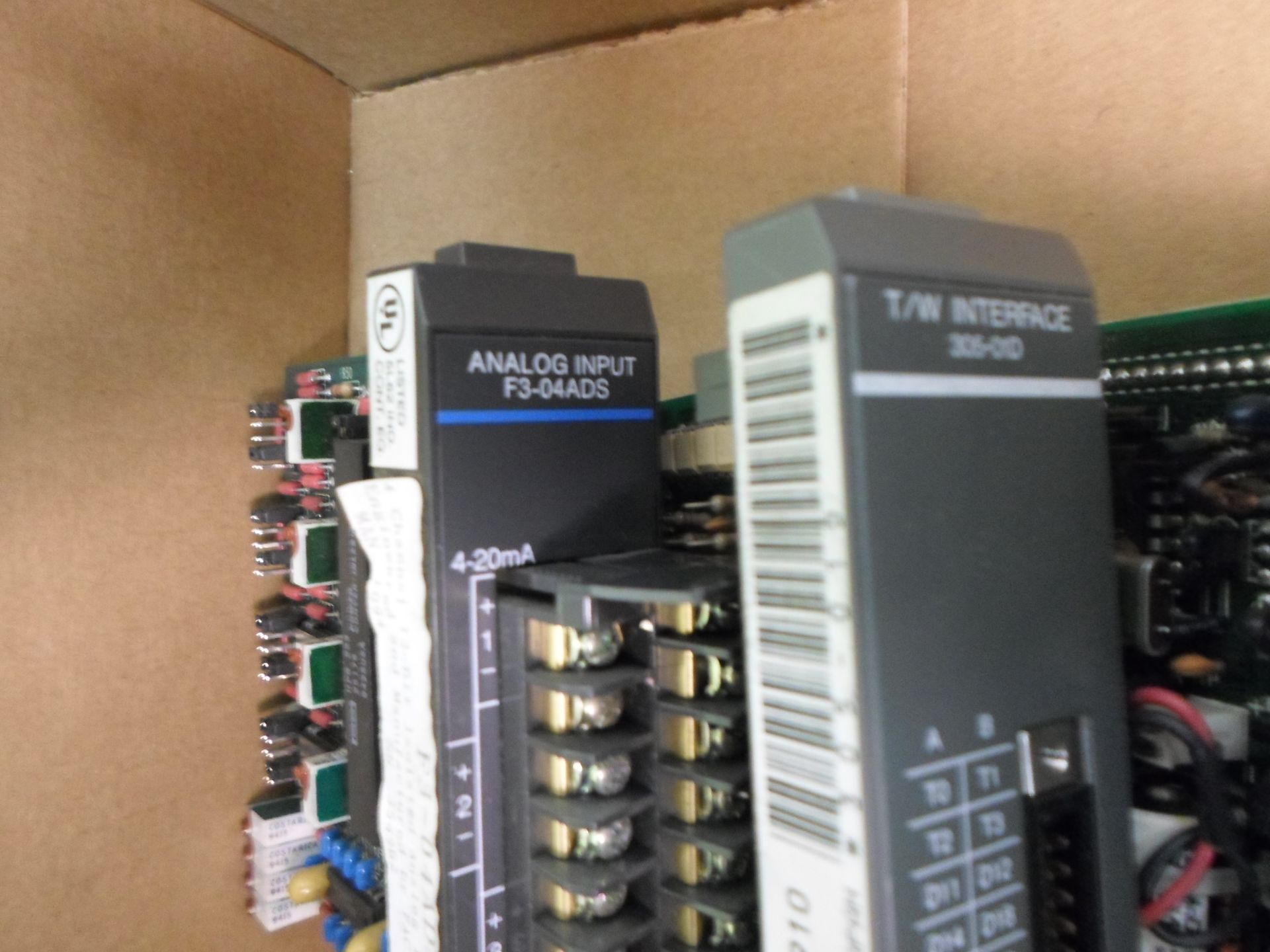 LOT OF FIVE (1) INPUT 115VAC 305-25N (1) MODEL325 CENTRAL PROCESSING UNIT CPU (1) T/W INTERFACE 305 - Image 2 of 3