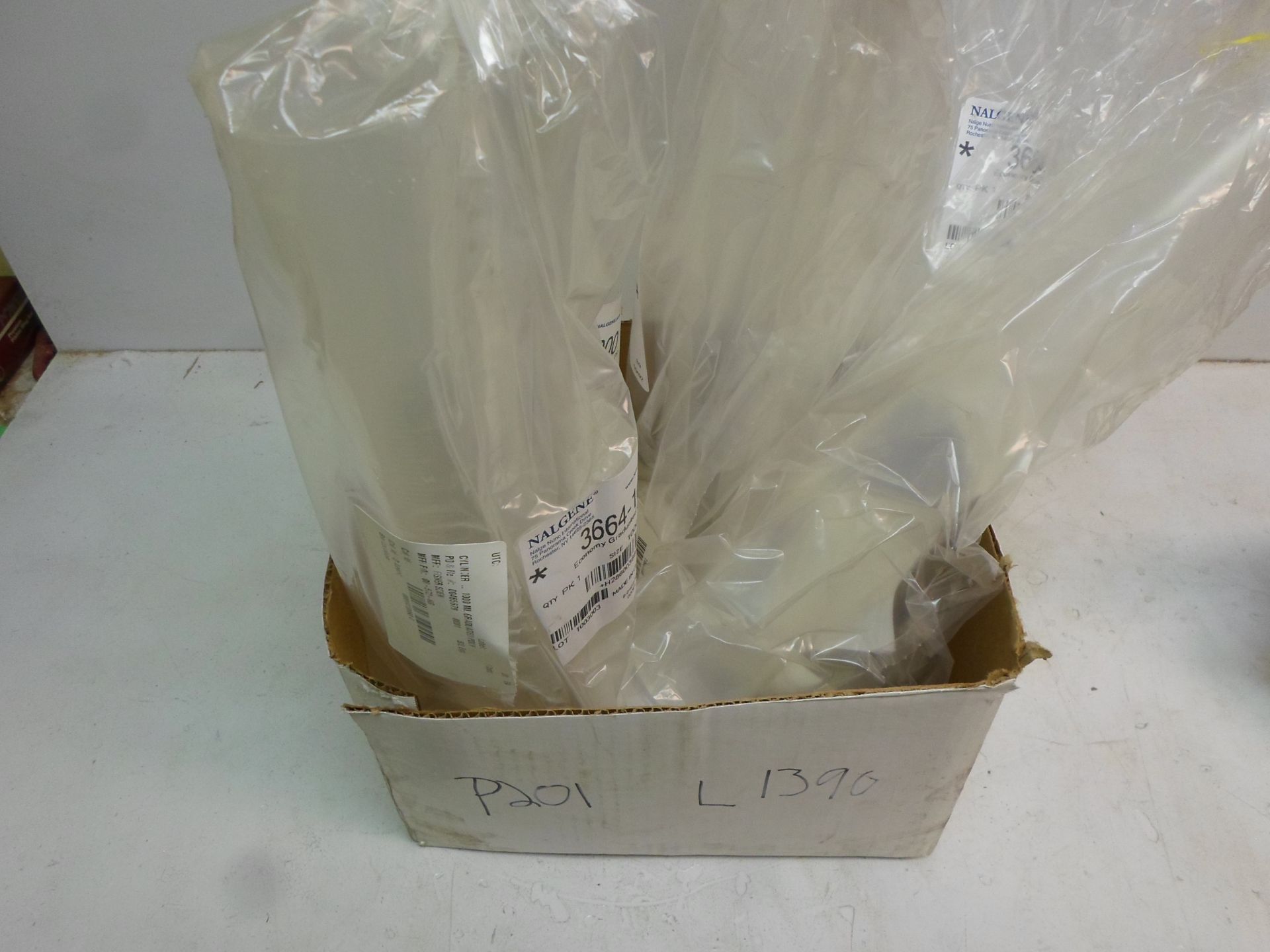 LOT OF FIVE ECONOMY GRADUATED CYLINDER PP 3664-1000