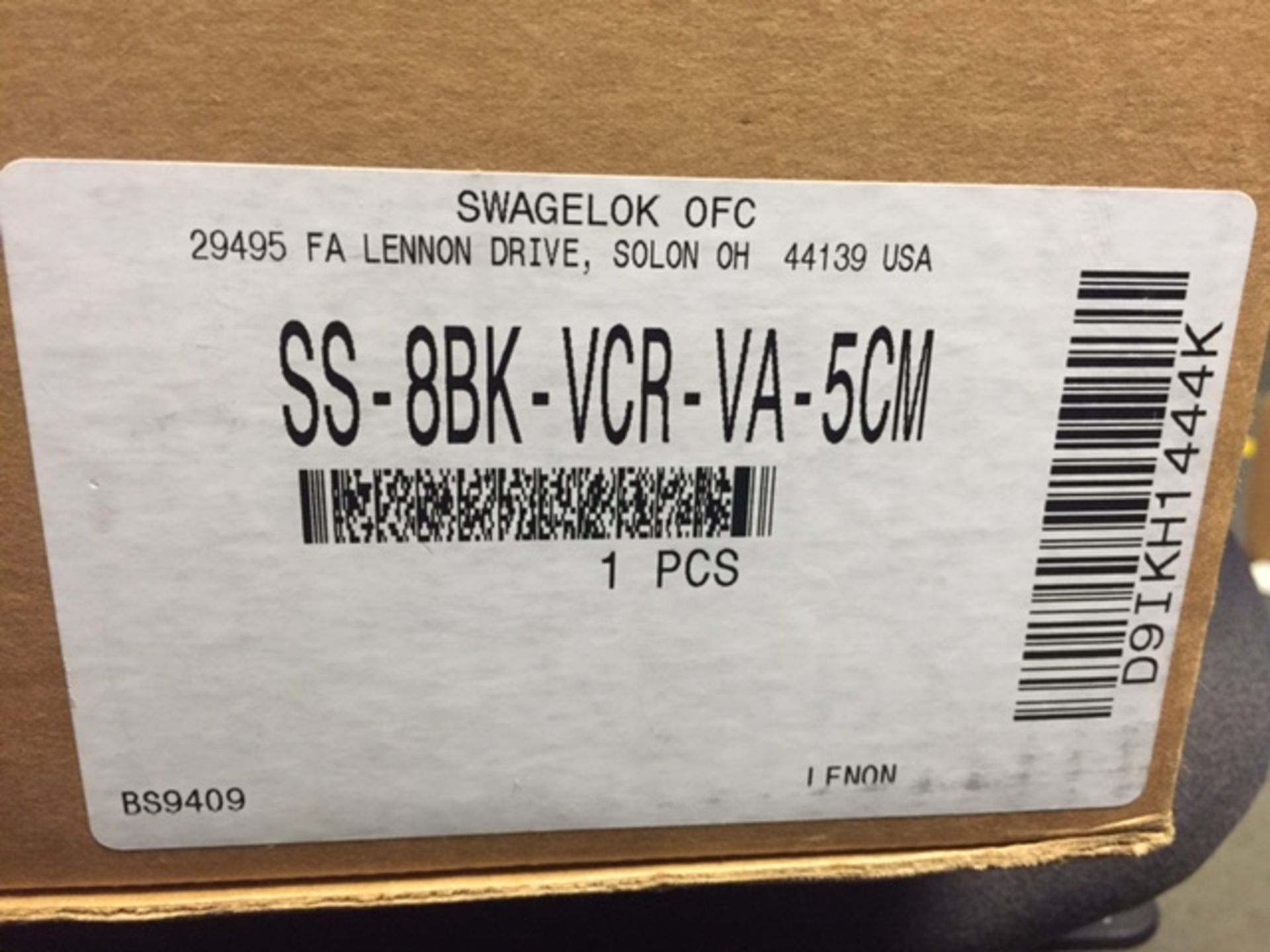 NEW LOT OF 2 SWAGELOK PRESSURE ACTUATOR VALVE SS-8BK-VCR-VA-5CM - Image 3 of 4