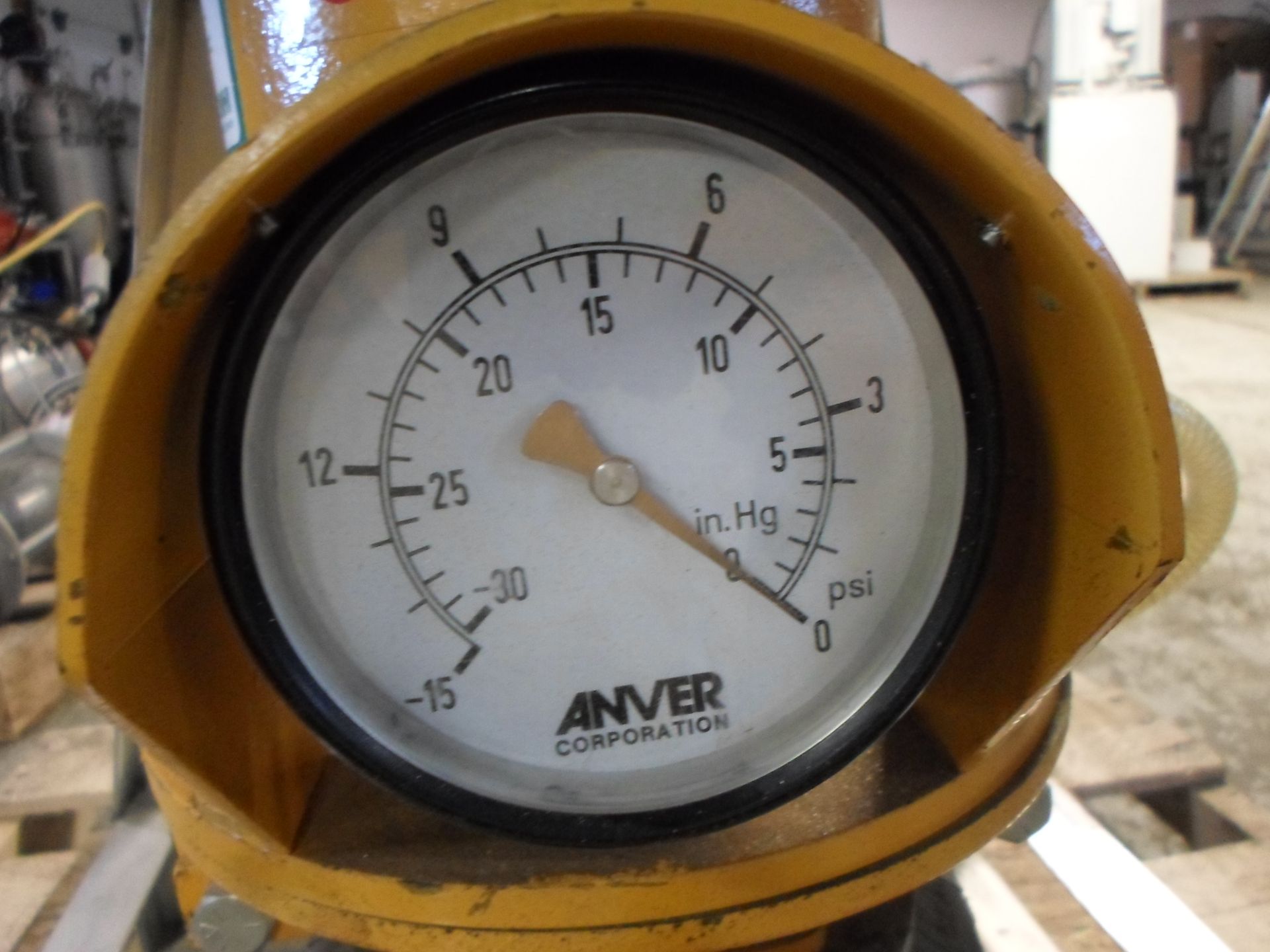 ANVER VACUUM LIFTER 80M RATED FOR 700LBS - Image 3 of 3