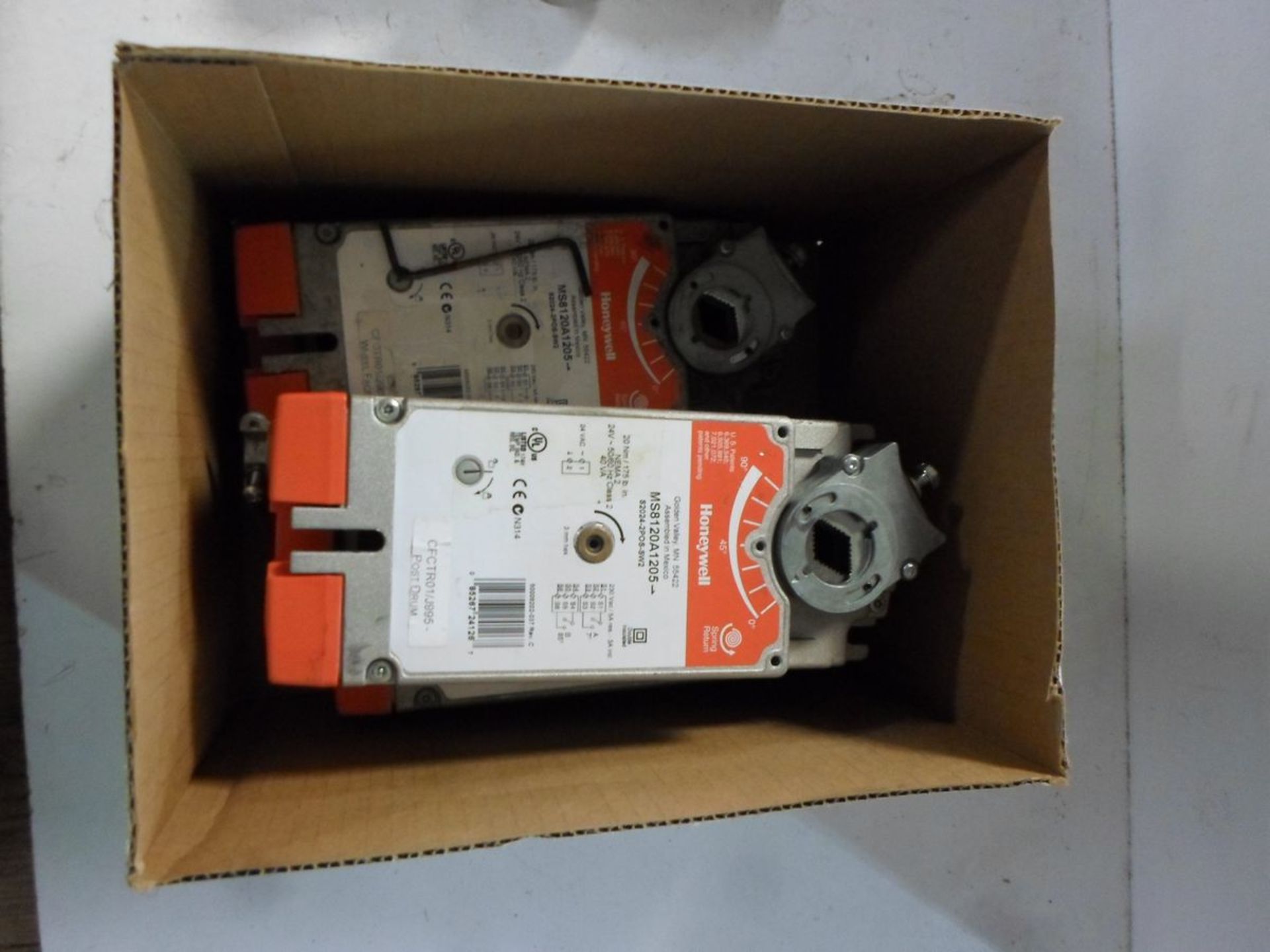 LOT OF SIX HONEYWELL MS8120A1205 Actuator,40VA,2 Internal Switches - Image 2 of 2