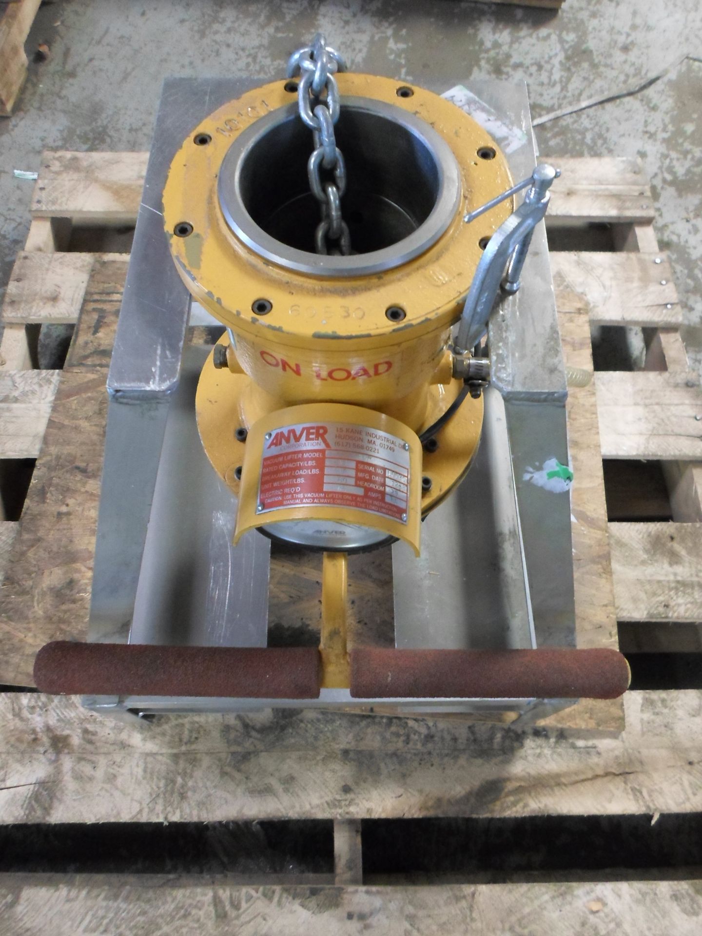 ANVER VACUUM LIFTER 80M RATED FOR 700LBS