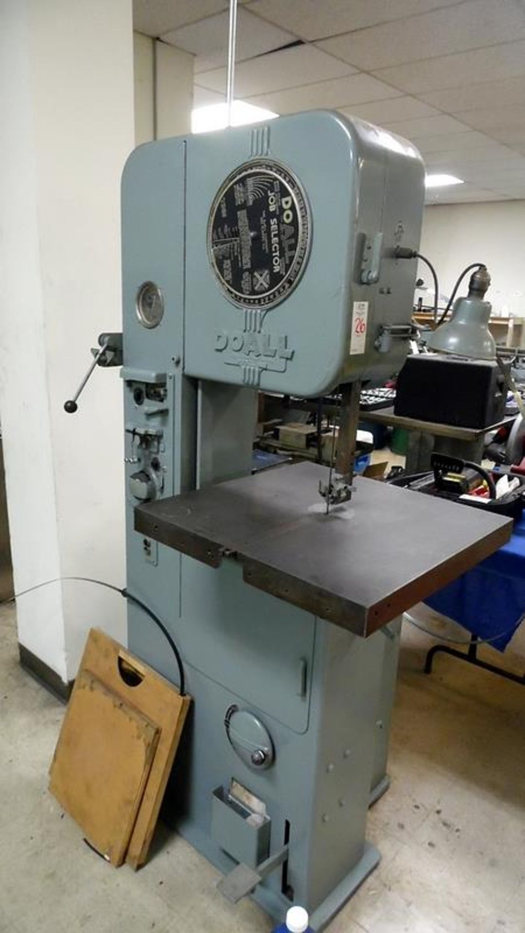 DOALL VERTICAL BANDSAW DBW-14