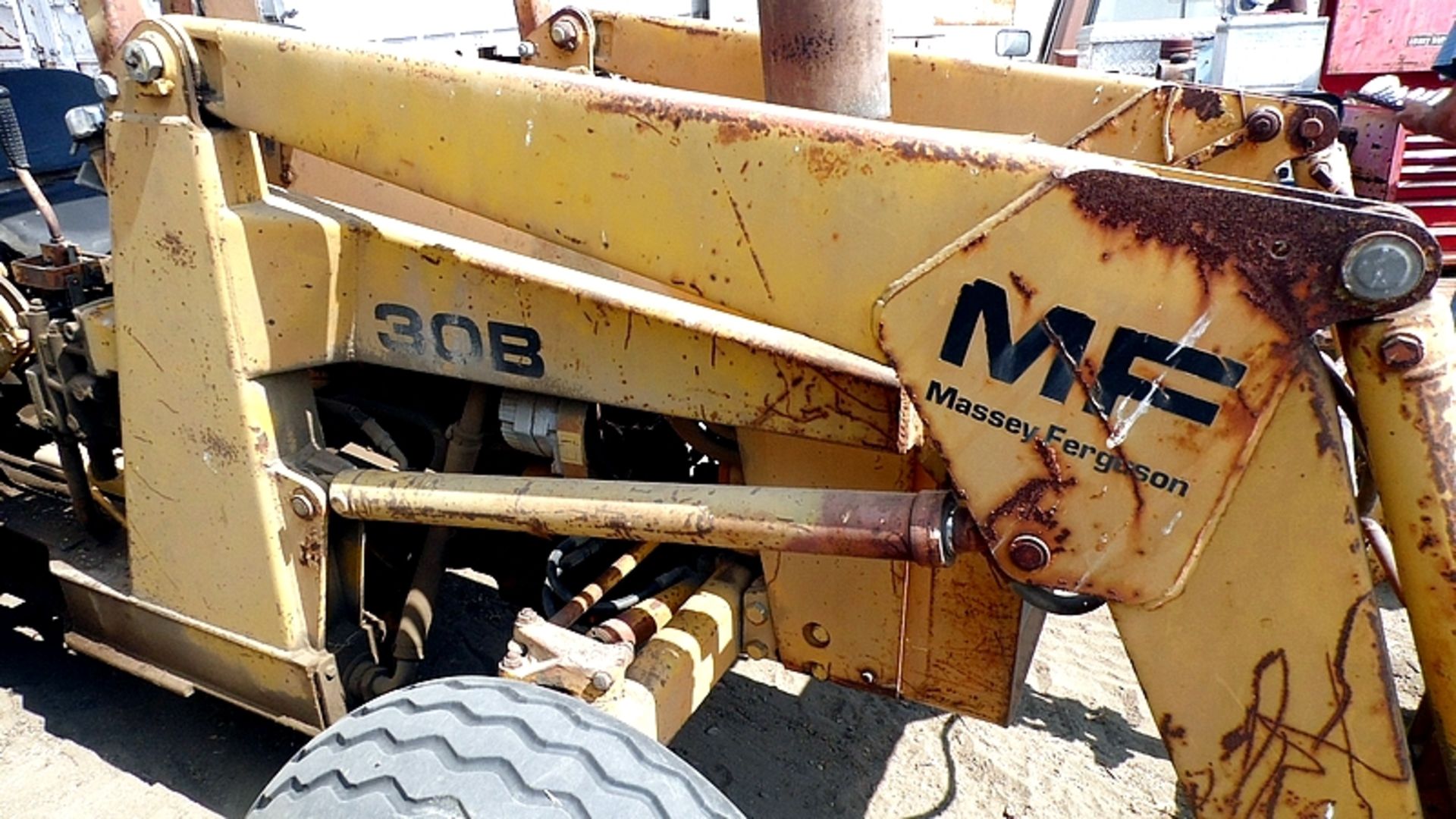 MASSEY FERGUSON TRACTOR 30B - Image 4 of 4