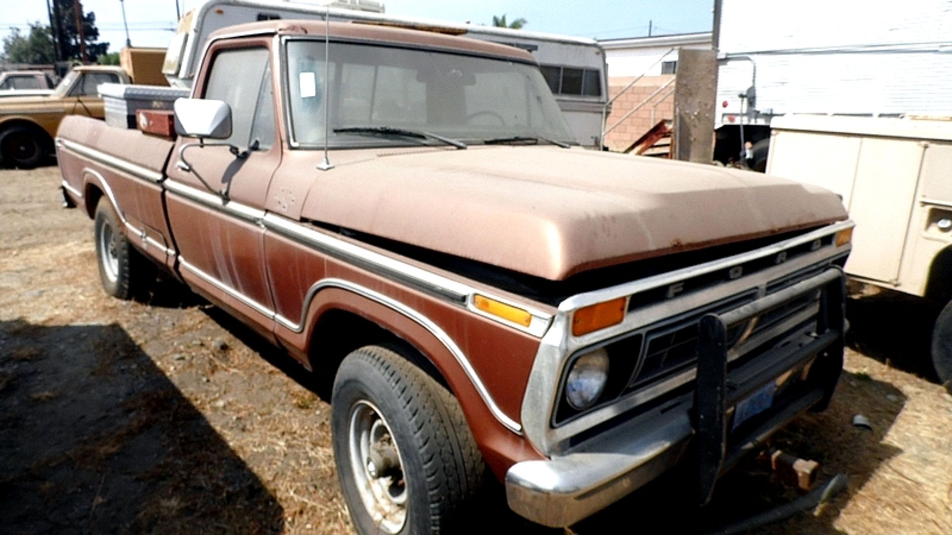 1986 FORD VAN ( 114,000 MILES)