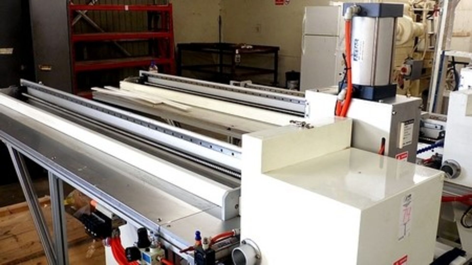 HEAD RAIL CUTTING MACHINE