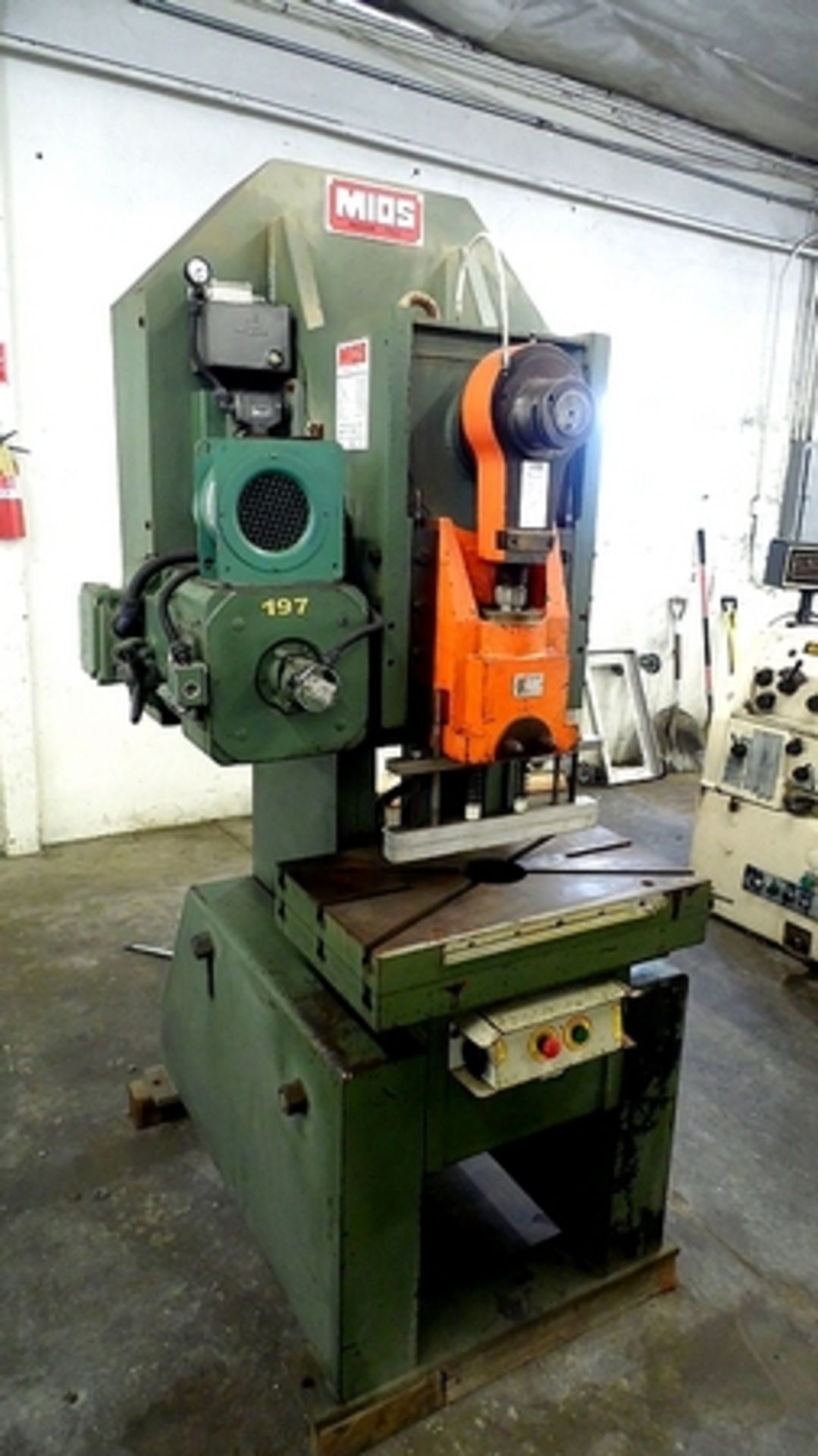 MIOS HYDRAULIC PRESS 16 X 26 TABLE