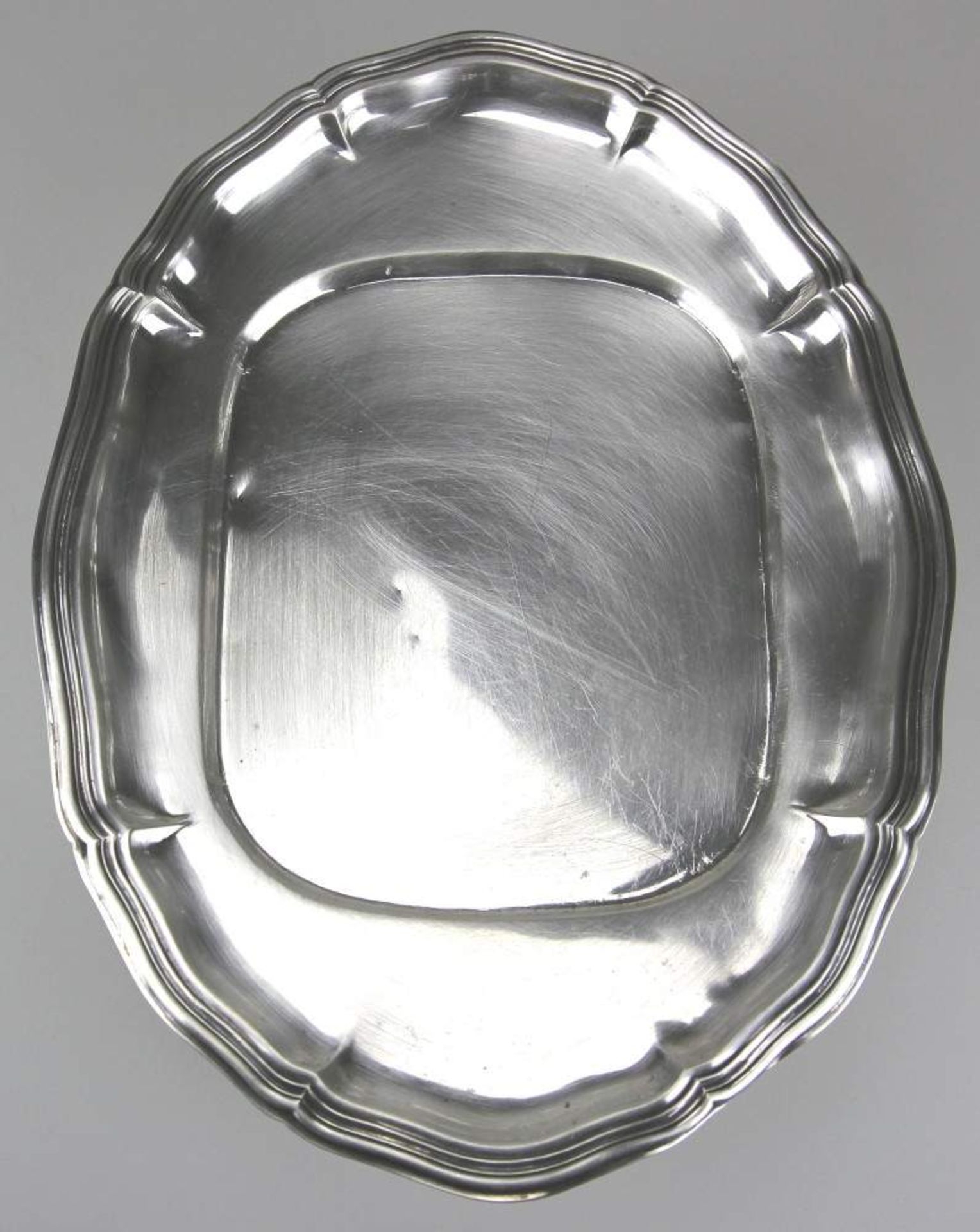 Butterplatte Silber Deutsch 20. Jh. Ca. 21 x 15,5 cm. Gewicht ca 115 Gr. Punziert mit Halbmond,