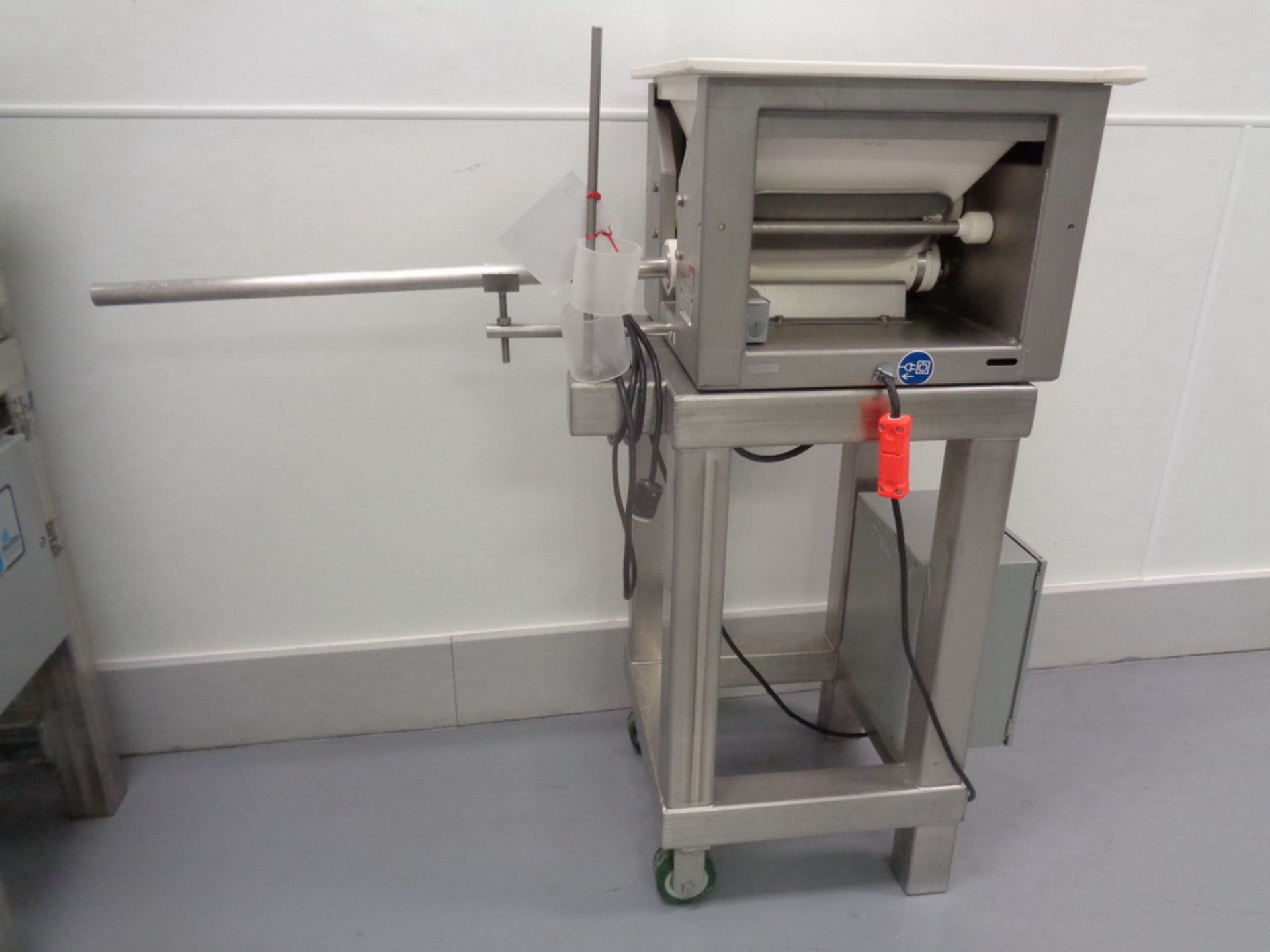 ACCURATE VOLUMETRIC DRY MATERIAL SCREW FEEDER, , MODEL 580-351600,