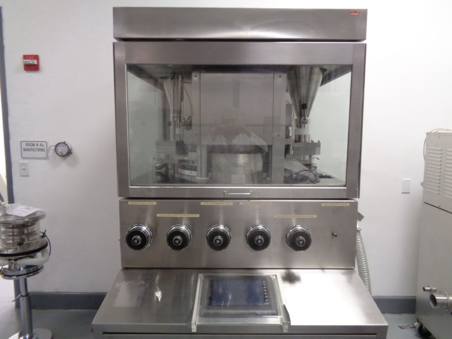 UNUSED VANGUARD HIGH SPEED DOUBLE SIDED TABLET PRESS, . WITH 55 STATION B TOOLED TURRET - Image 2 of 13