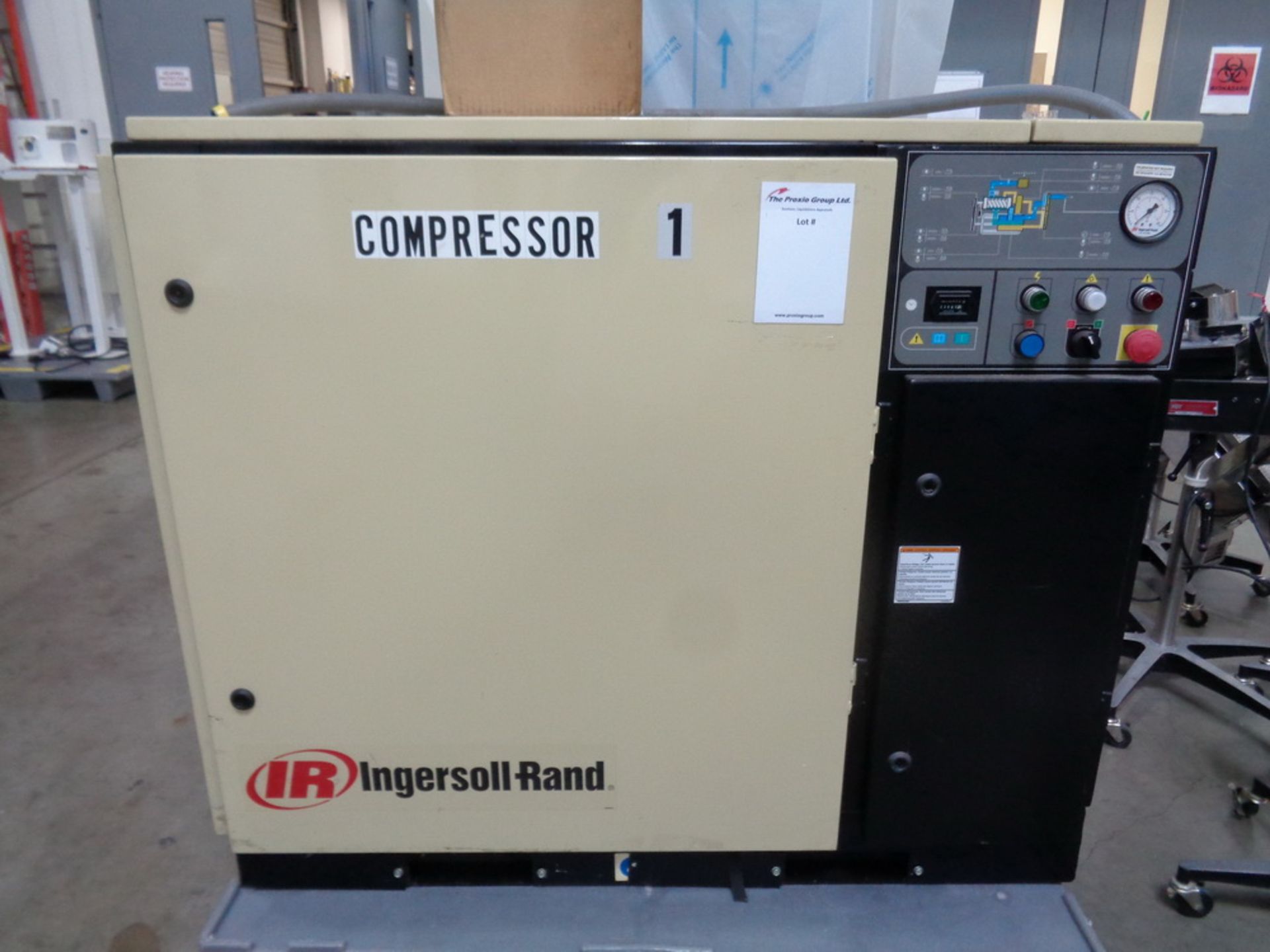 INGERSOLL RAND 25HP CABINET ENCLOSED SCREW TYPE AIR COMPRESSOR, MODEL SSR-UPE-25-125,