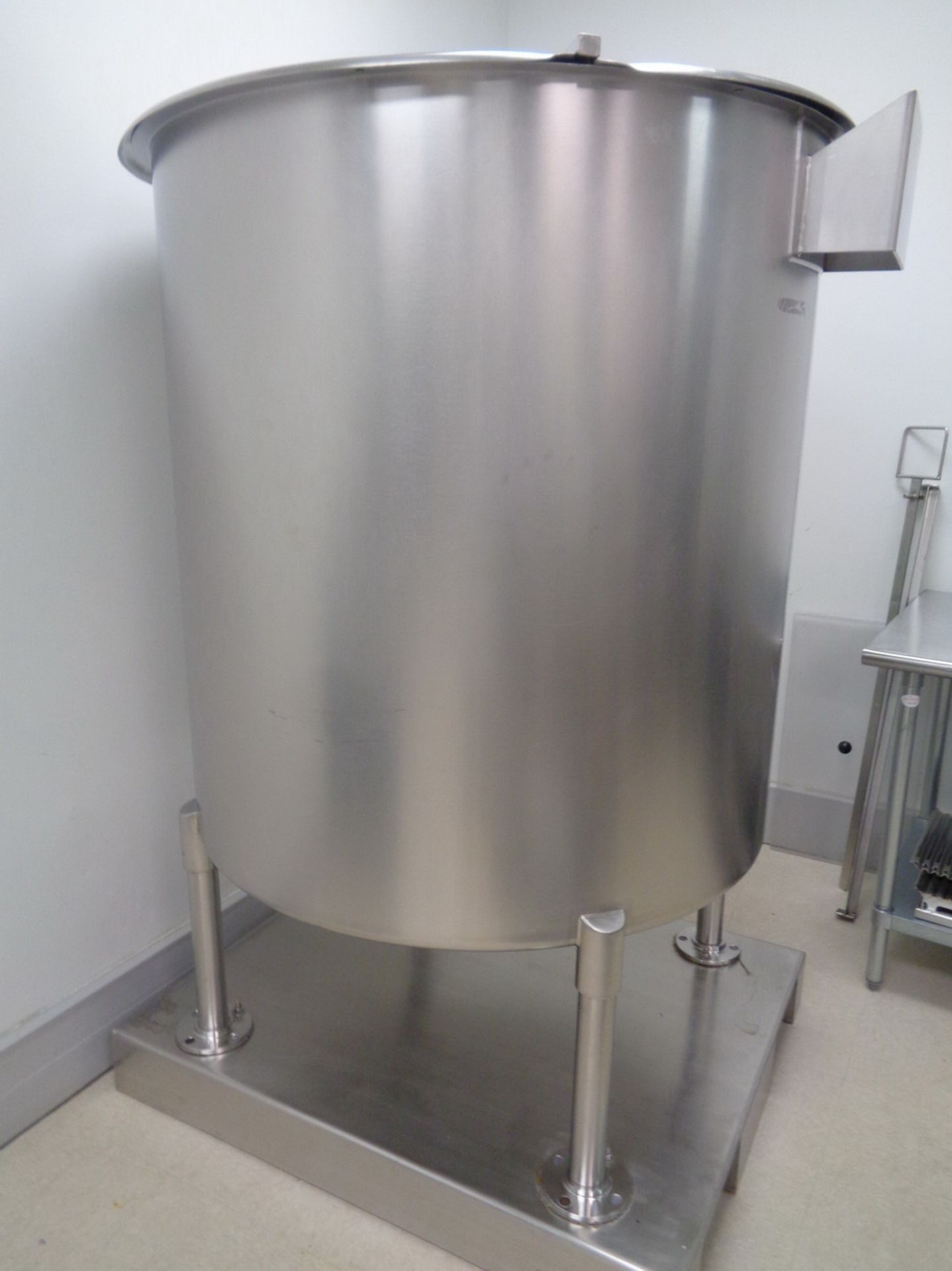 G&W 300 GAL CAPACITY STAINLESS STEEL TANK, SERIAL NUMBER T-96-13593. WITH DISH BOTTOM - Image 2 of 6