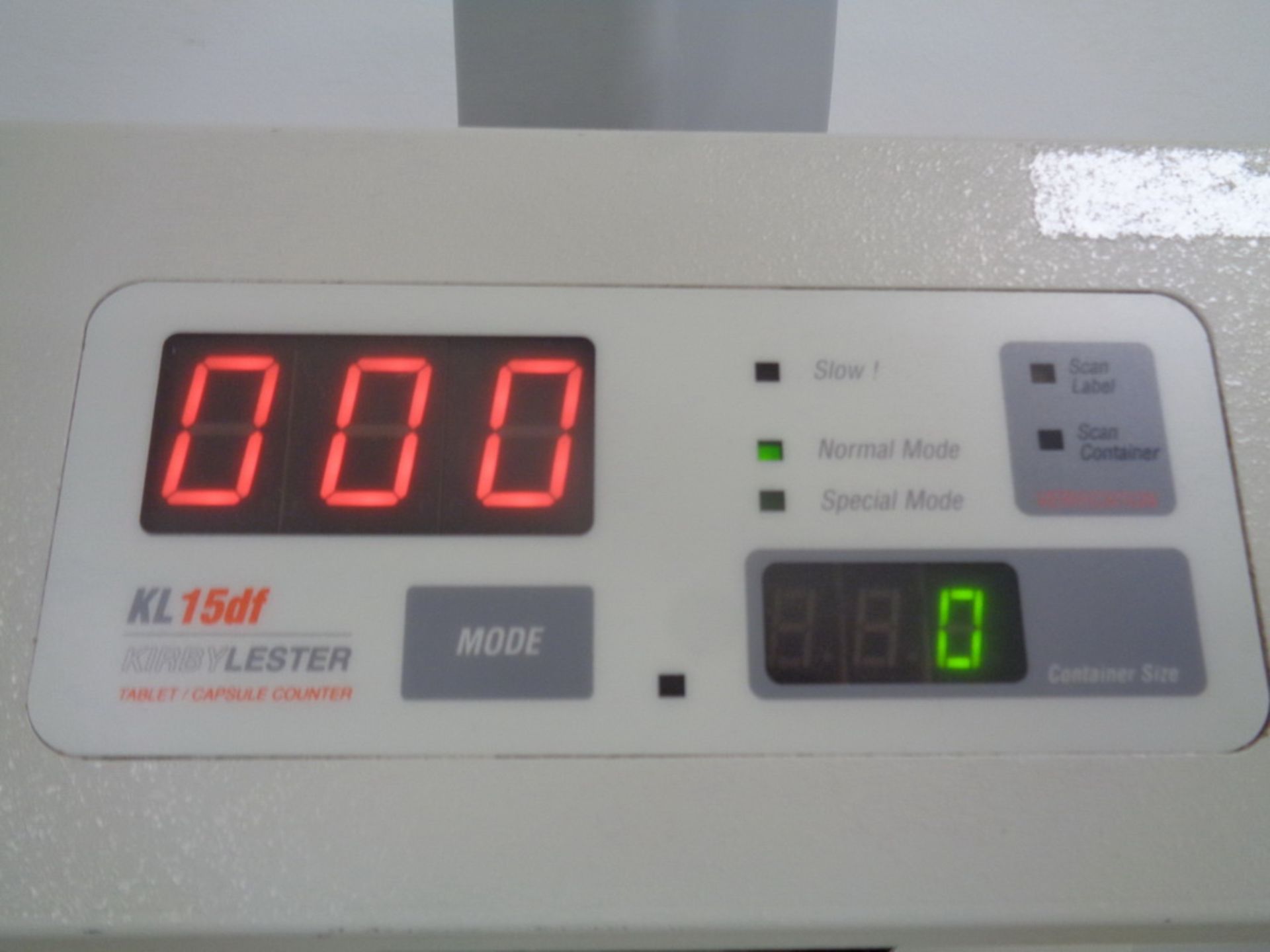 KIRBY LESTER ELECTRONIC TABLET COUNTER, MODEL KL15DF - Image 3 of 4
