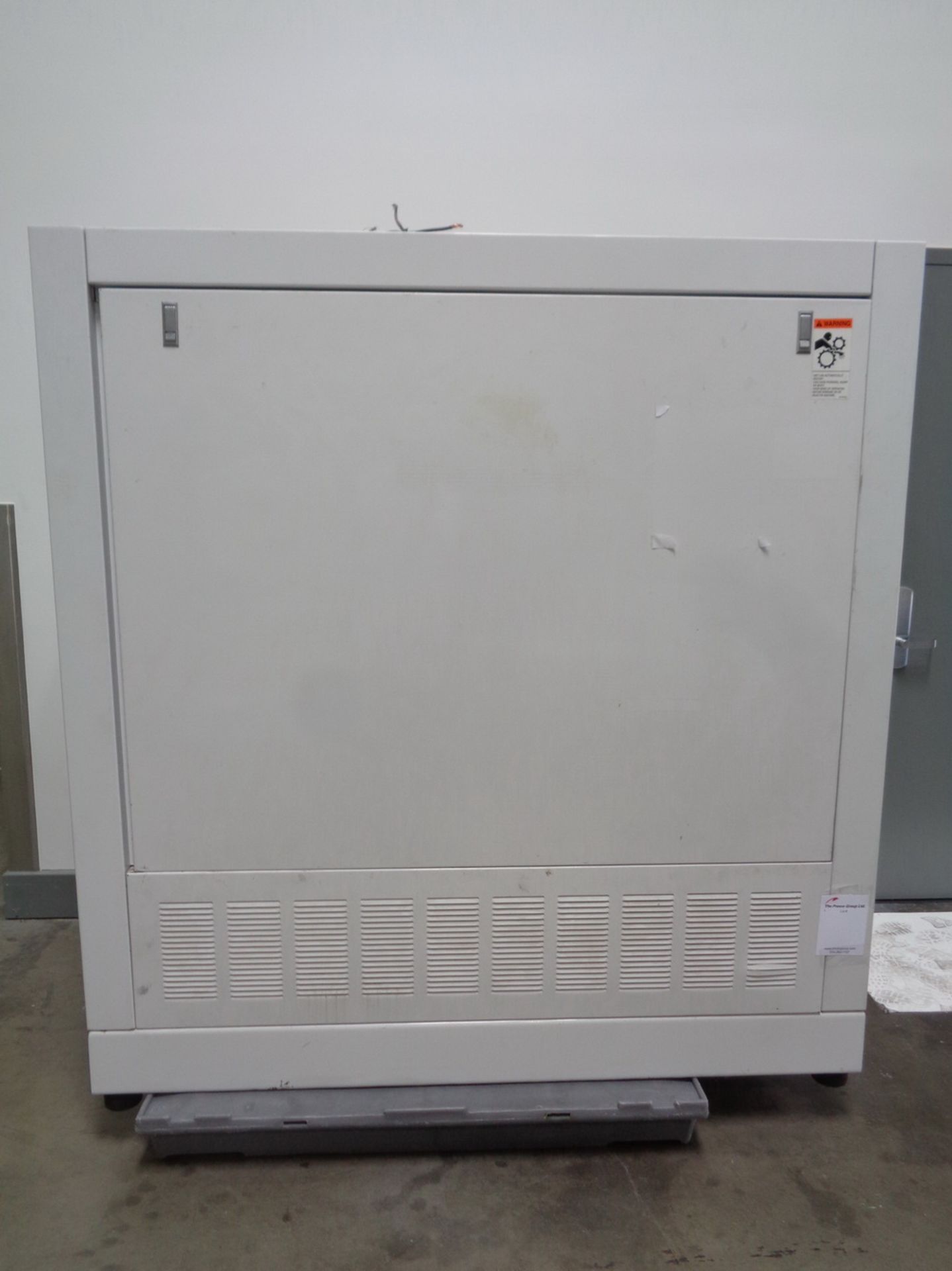 GARDNER DENVER (CHAMPION) 25HP CABINET ENCLOSED SCREW TYPE AIR COMPRESSOR, MODEL 300EWC25M,