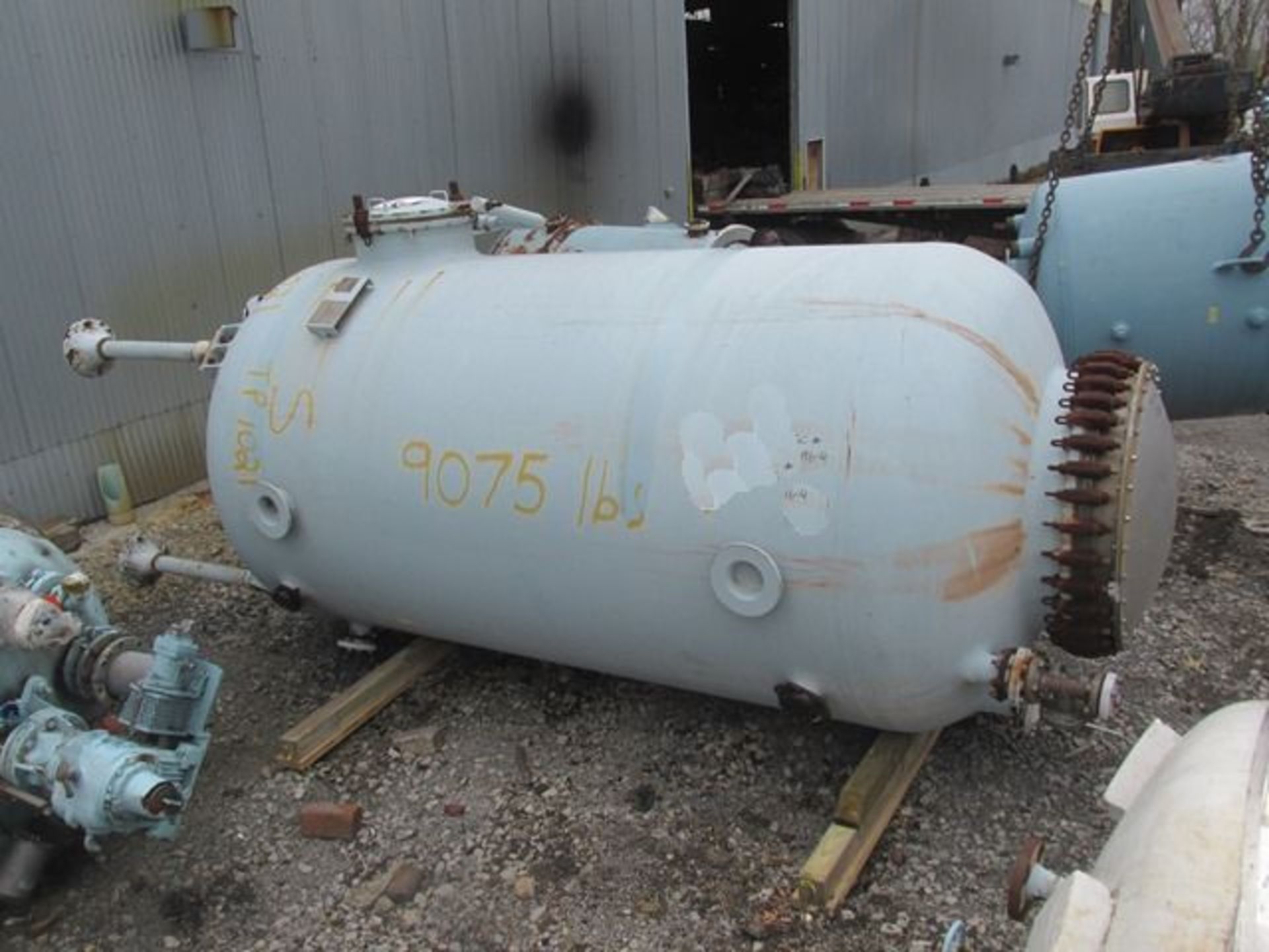2500 gallon Pfaudler glass lined vertical Chemstore tank, approx. 6' diameter x 9'6" straight side - Image 5 of 10