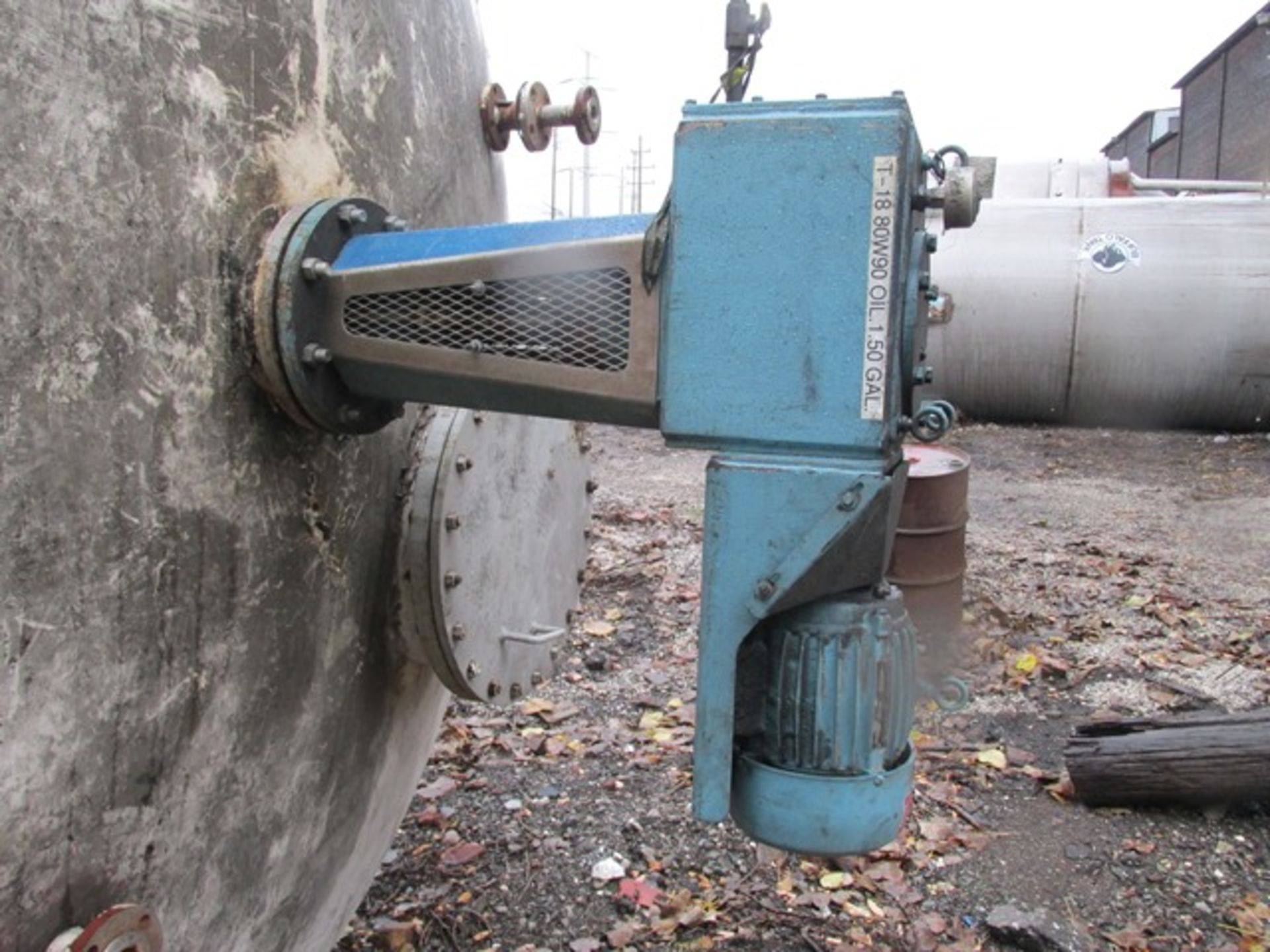 12,000 gallon 304 stainless steel tank, 12' diameter x 16' straight side - Image 6 of 10