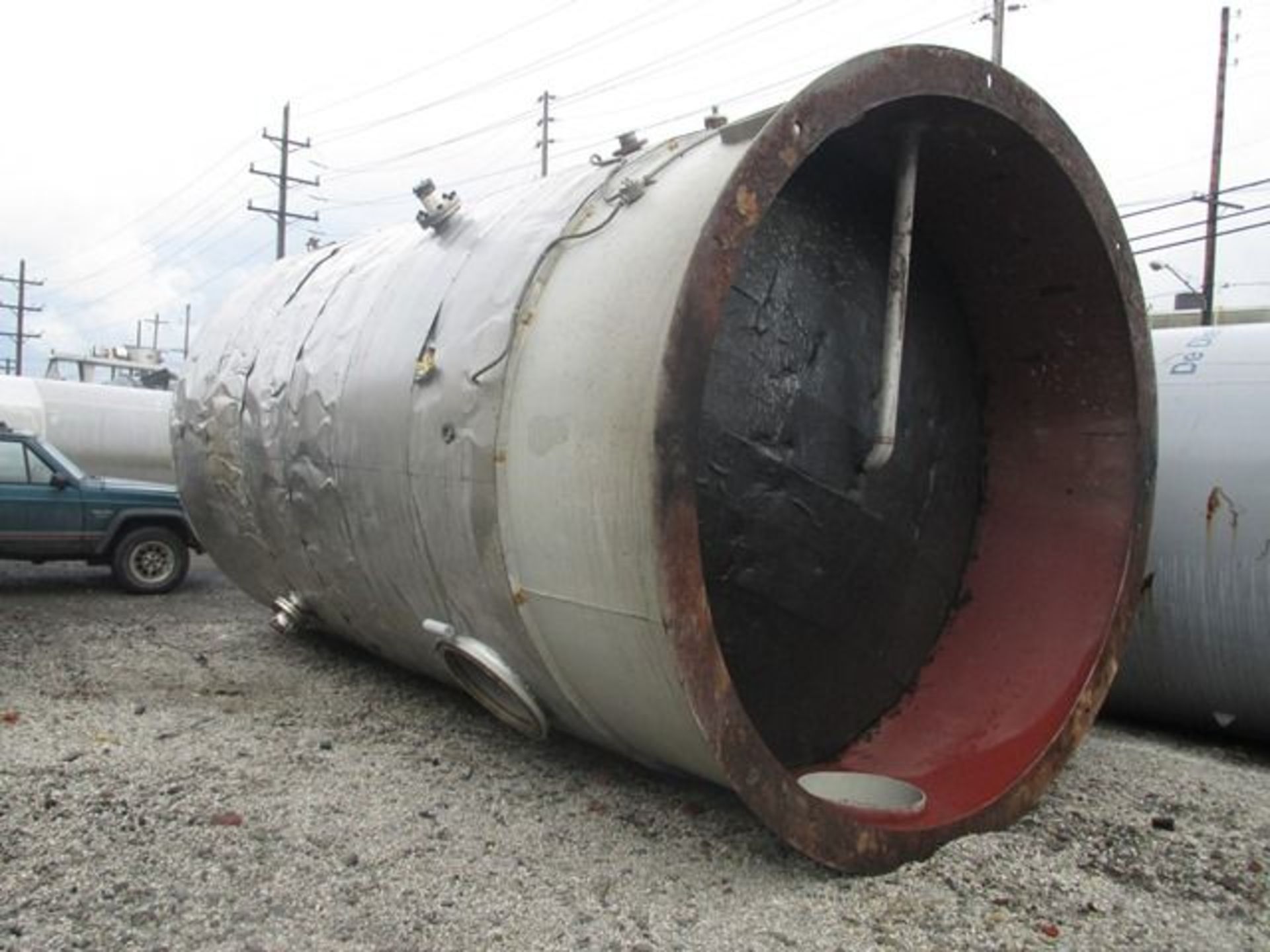 12,000 gallon 304 stainless steel tank, 12' diameter x 16' straight side - Image 2 of 10