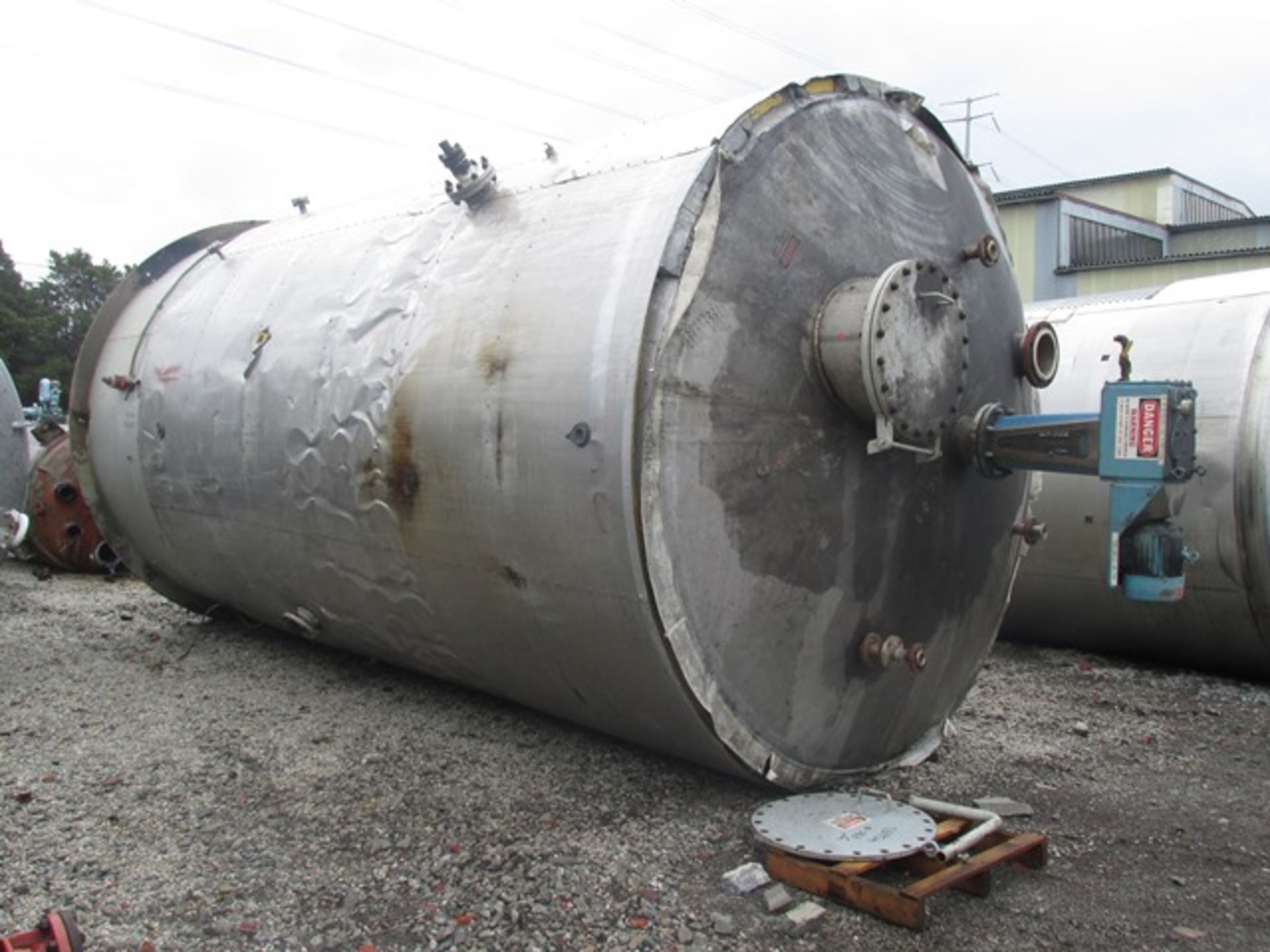 12,000 gallon 304 stainless steel tank, 12' diameter x 16' straight side
