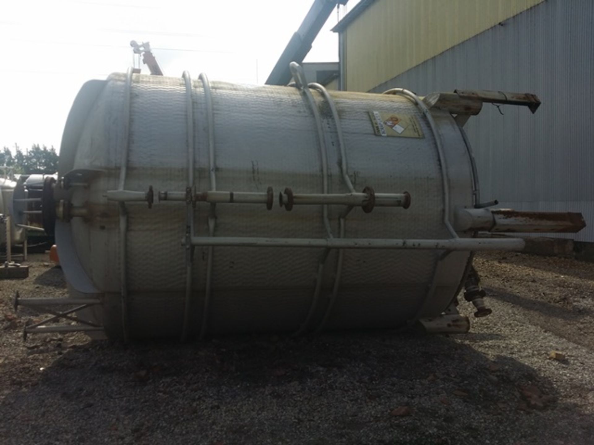 5000 gallon jacketed tank, 304 stainless steel construction, 9' diameter x 128" straight side - Image 2 of 4
