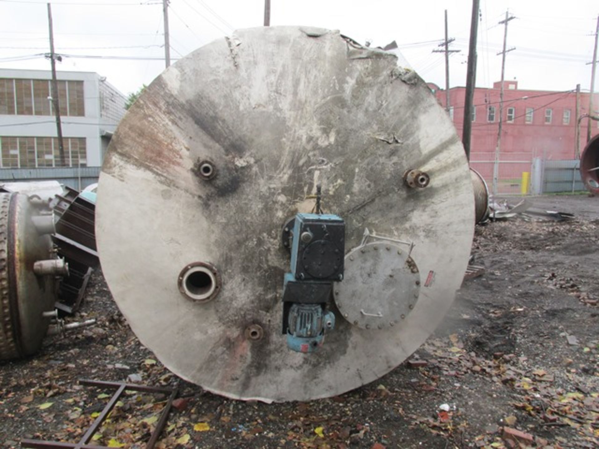 12,000 gallon 304 stainless steel tank, 12' diameter x 16' straight side - Image 5 of 10