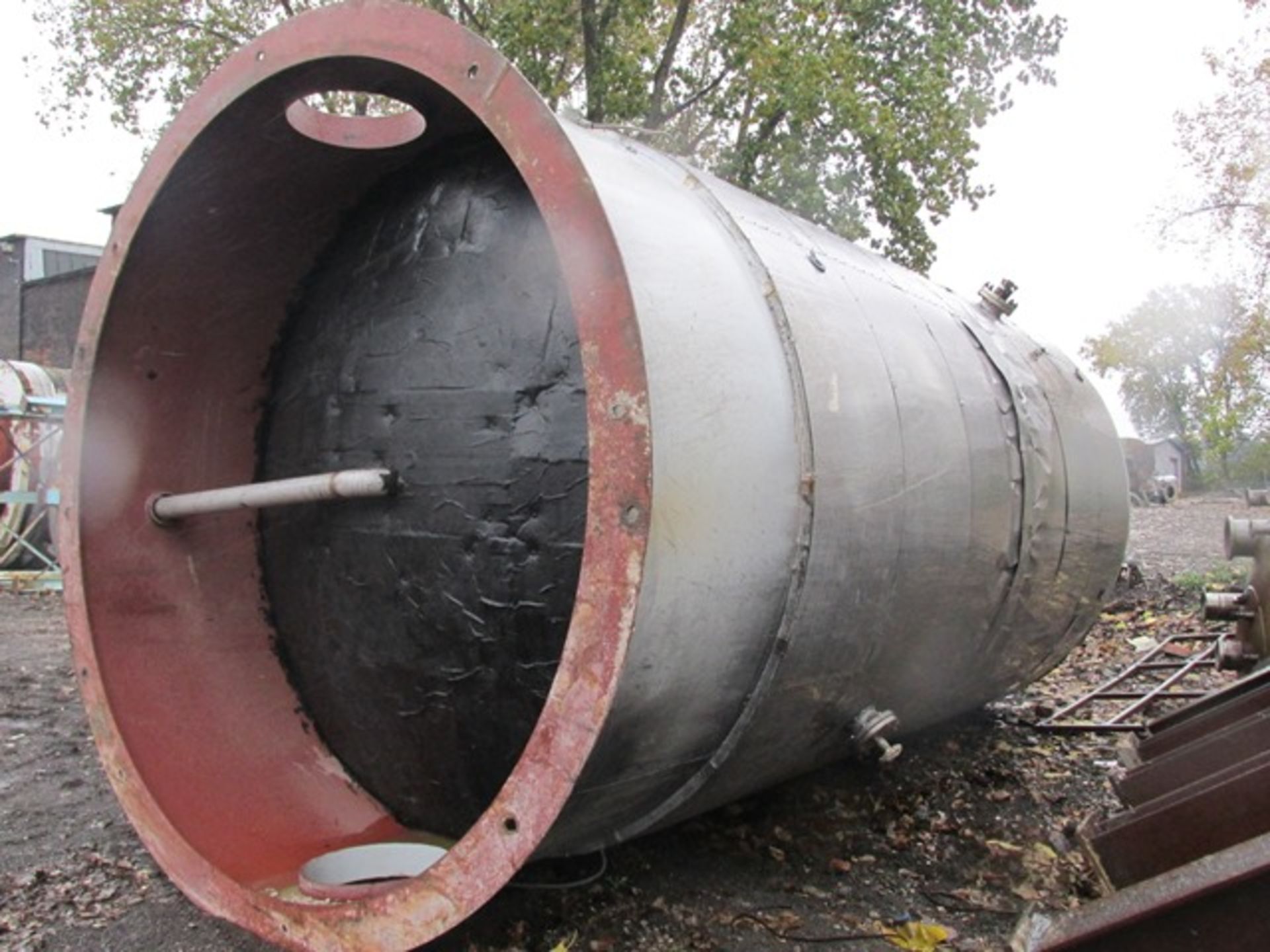 12,000 gallon 304 stainless steel tank, 12' diameter x 16' straight side - Image 3 of 10