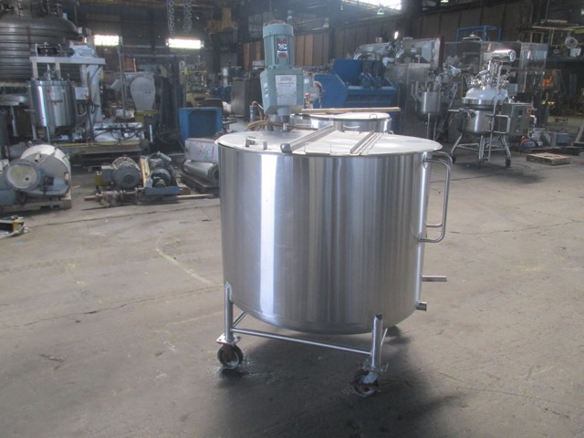 250 gallon CherryBurrell mix tank, stainless steel construction, 48" diameter x 36" straight sides - Image 2 of 9