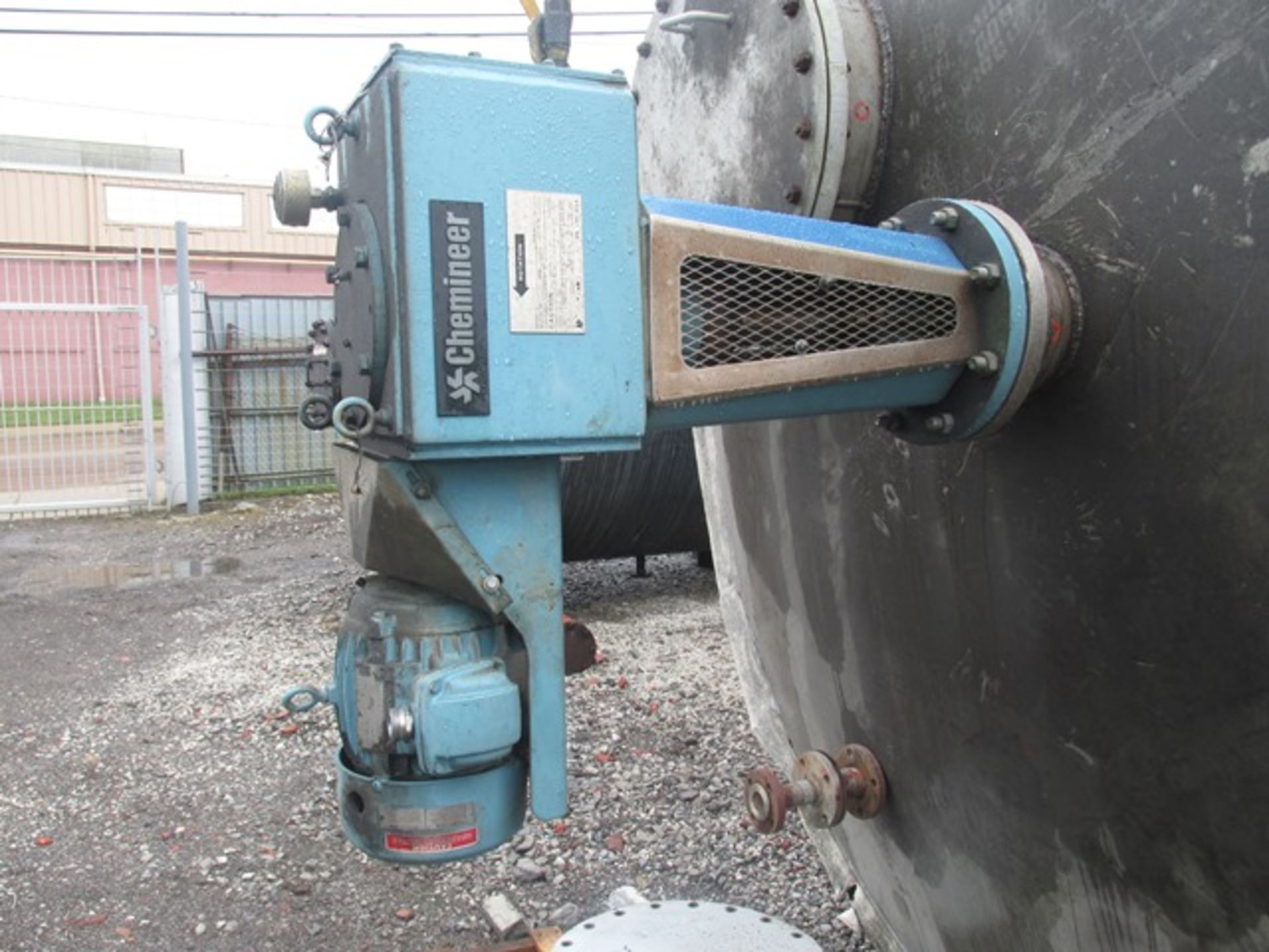 12,000 gallon 304 stainless steel tank, 12' diameter x 16' straight side - Image 6 of 10