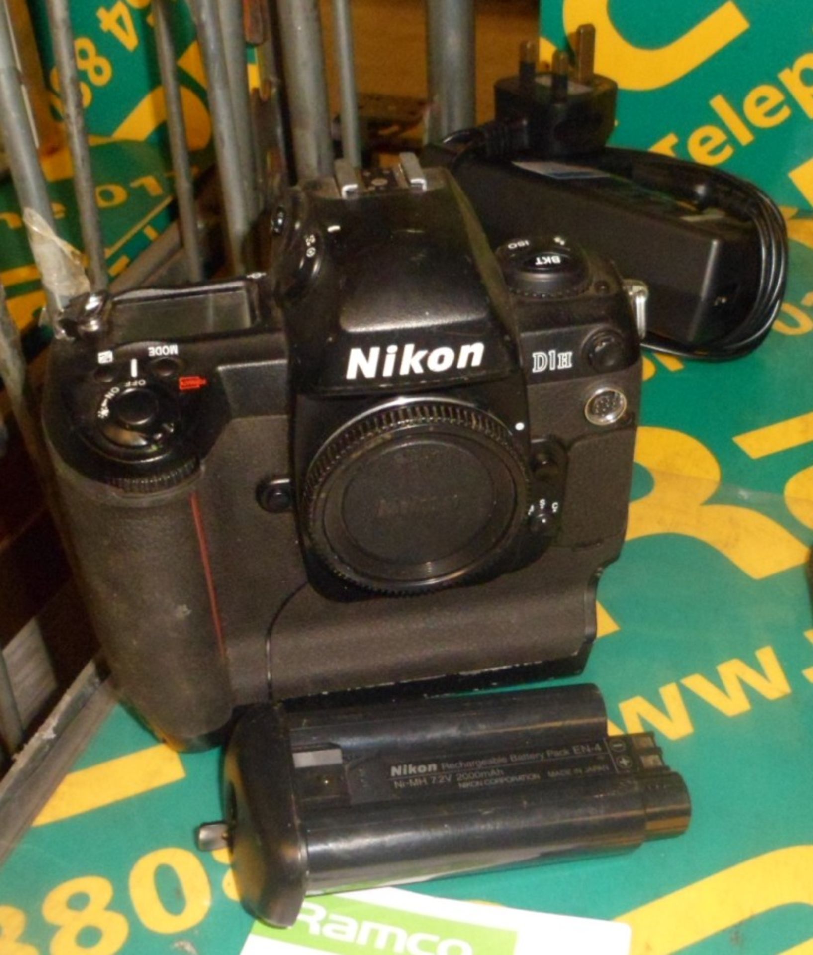 Nikon D1H Camera body, MH-16 Quick Charger, EN-4 rechargable battery pack