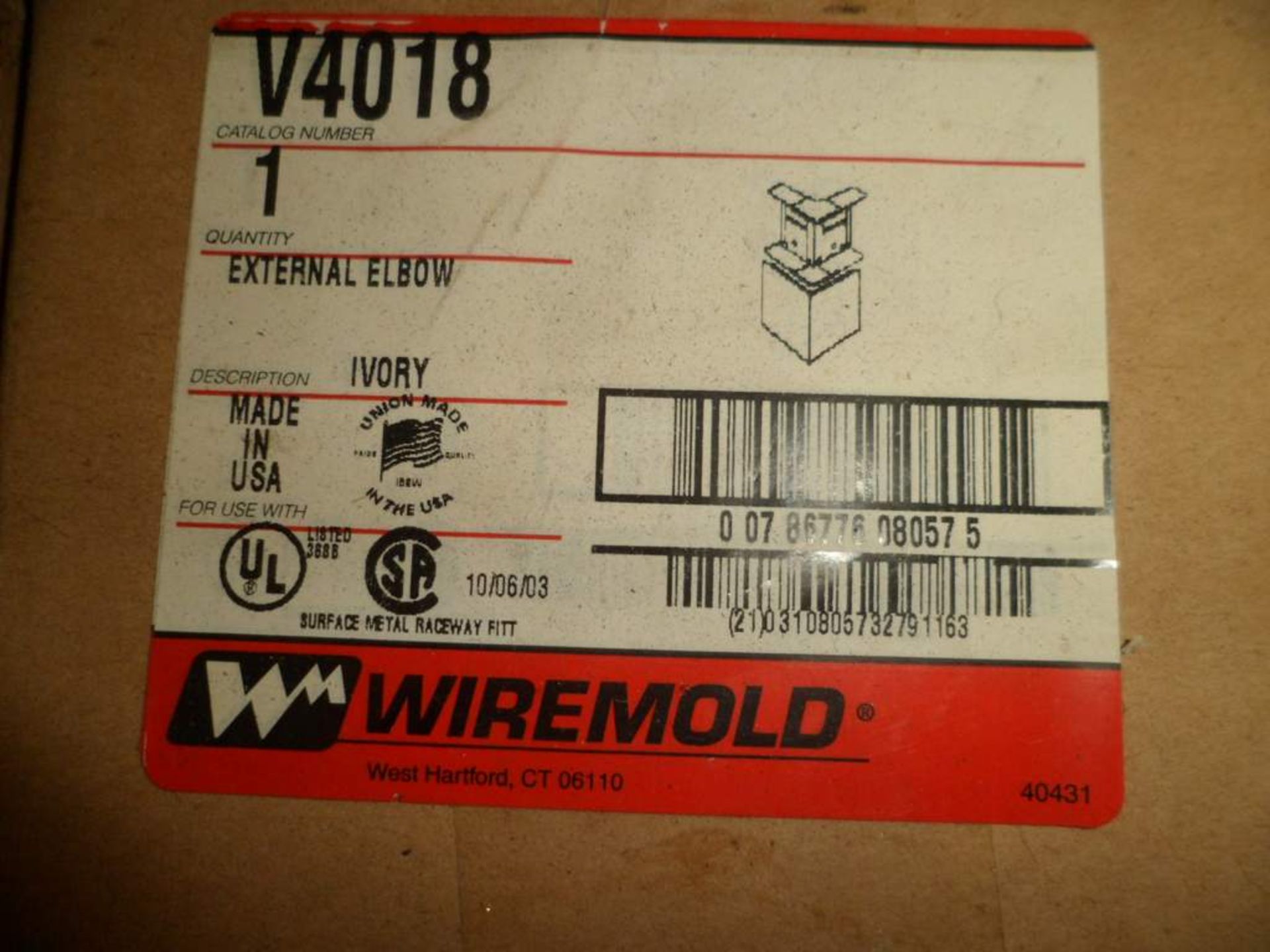 172x Wiremould 4000 series external elbow - Image 2 of 3