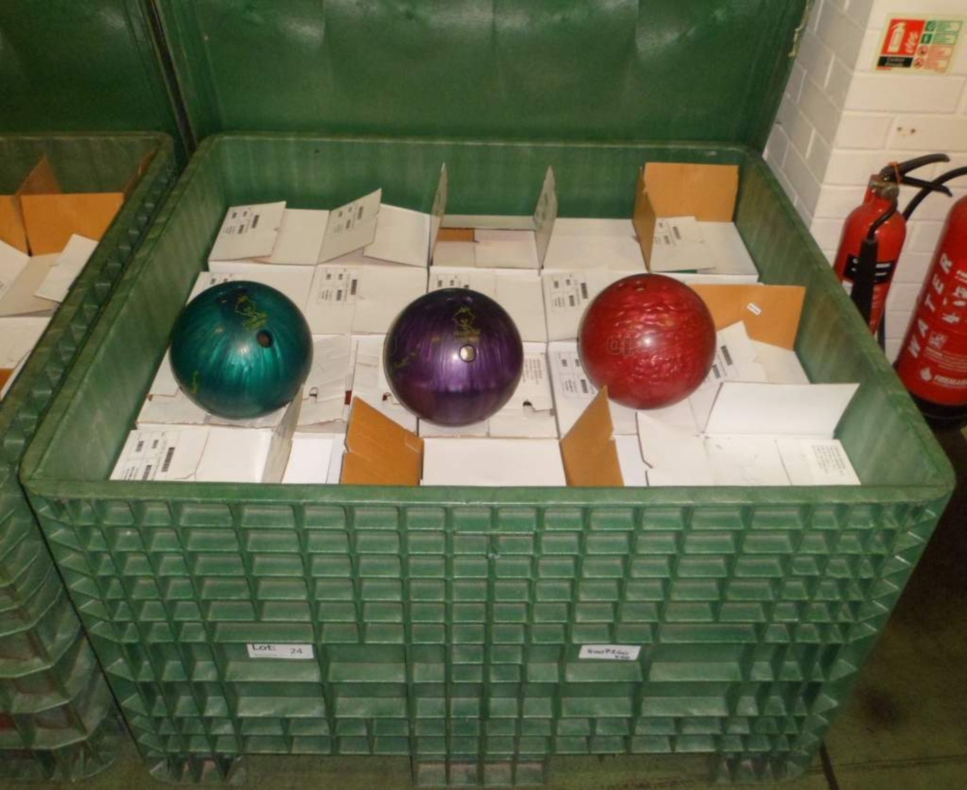40x Assorted weight and size bowling balls (used)