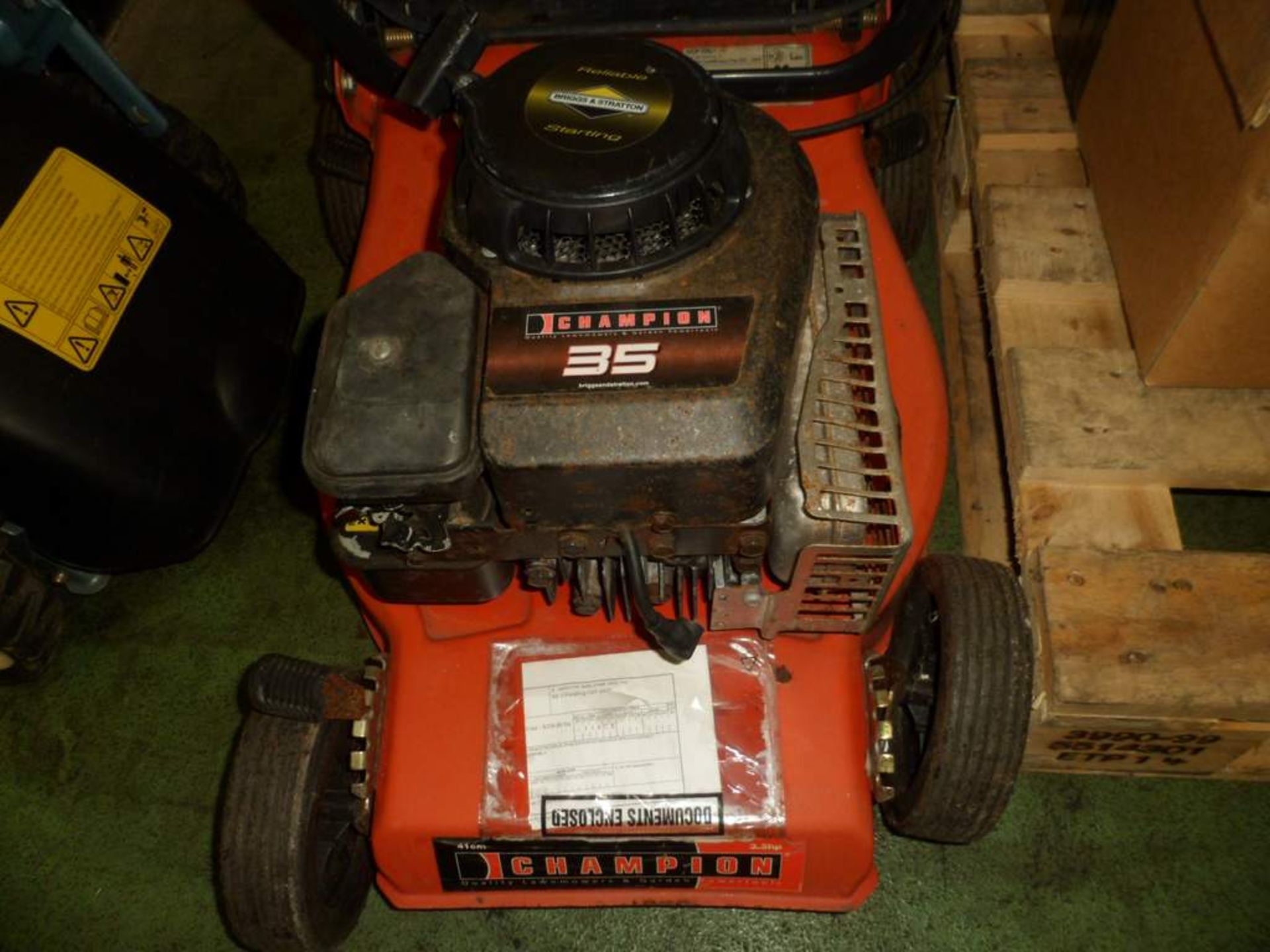 Champion 35 petrol lawn mower - Image 2 of 2