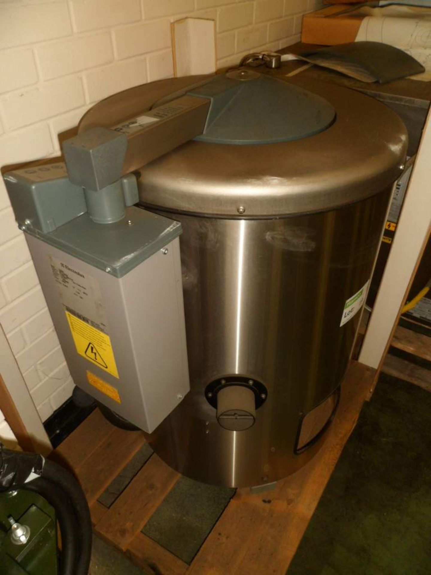 Electrolux hydro extractor CR260 R - Image 2 of 3