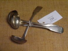 A set of three George IV Scottish silver sauce ladles, Edinburgh 1827, fiddle pattern. 2.7 troy